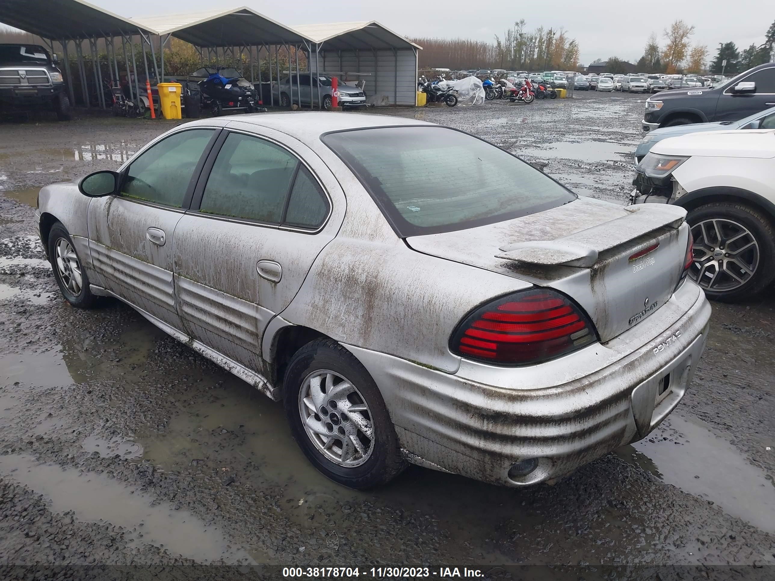 Photo 2 VIN: 1G2NF52E12M721602 - PONTIAC GRAND AM 