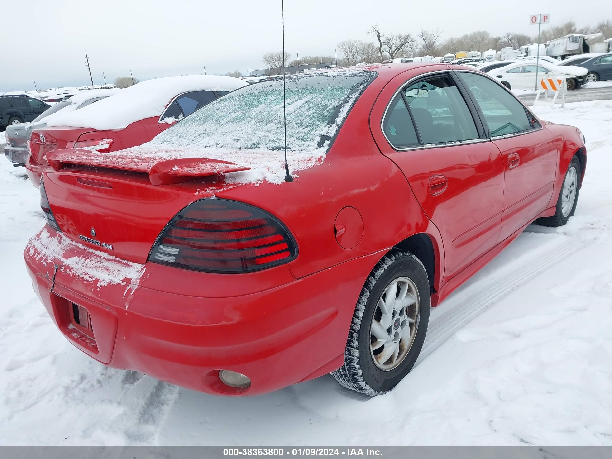 Photo 3 VIN: 1G2NF52E24M554735 - PONTIAC GRAND AM 