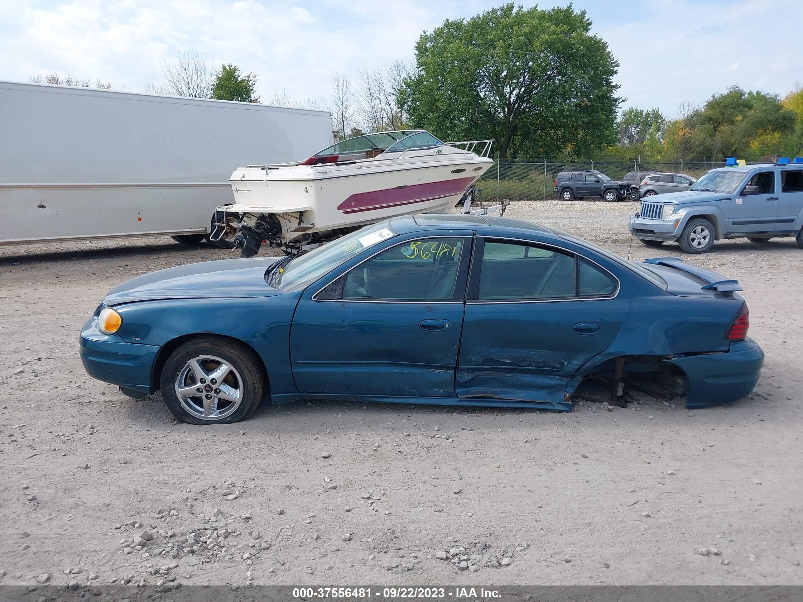 Photo 13 VIN: 1G2NF52E33C111787 - PONTIAC GRAND AM 