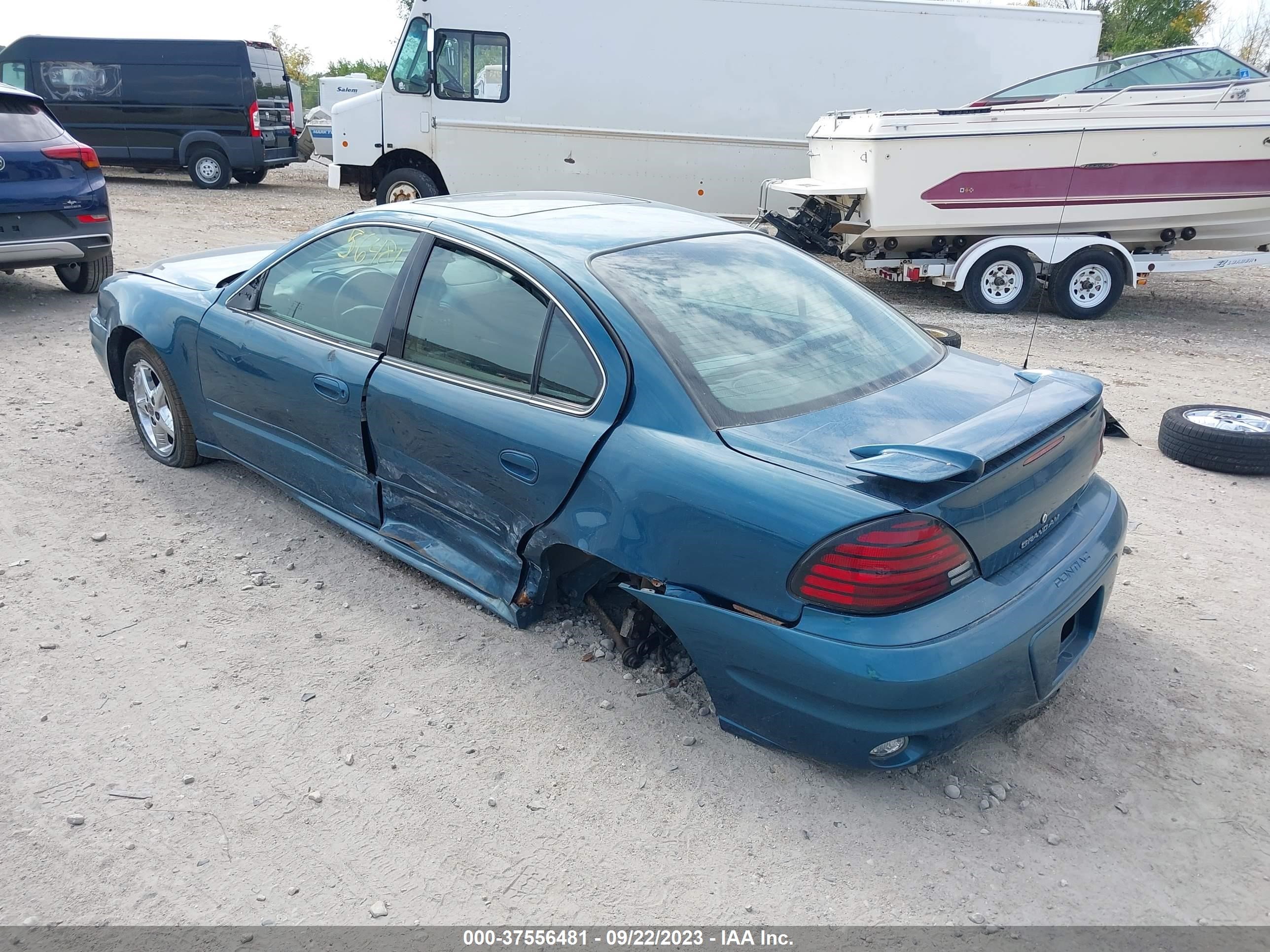 Photo 2 VIN: 1G2NF52E33C111787 - PONTIAC GRAND AM 