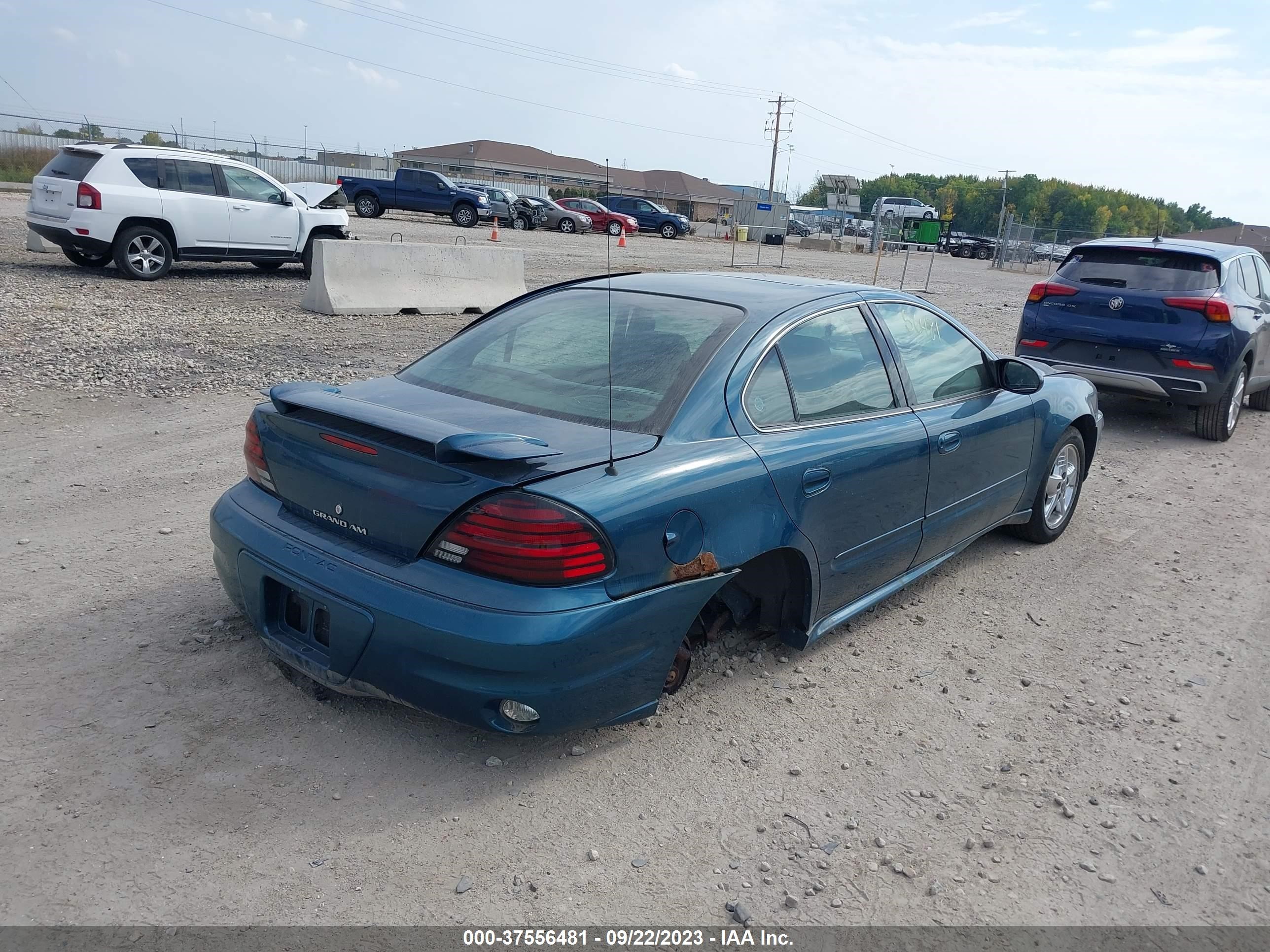 Photo 3 VIN: 1G2NF52E33C111787 - PONTIAC GRAND AM 