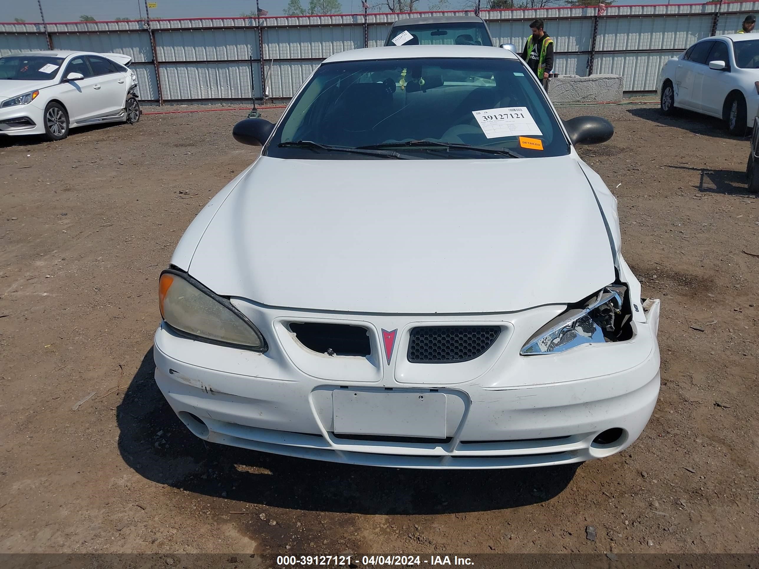 Photo 11 VIN: 1G2NF52E34M638823 - PONTIAC GRAND AM 