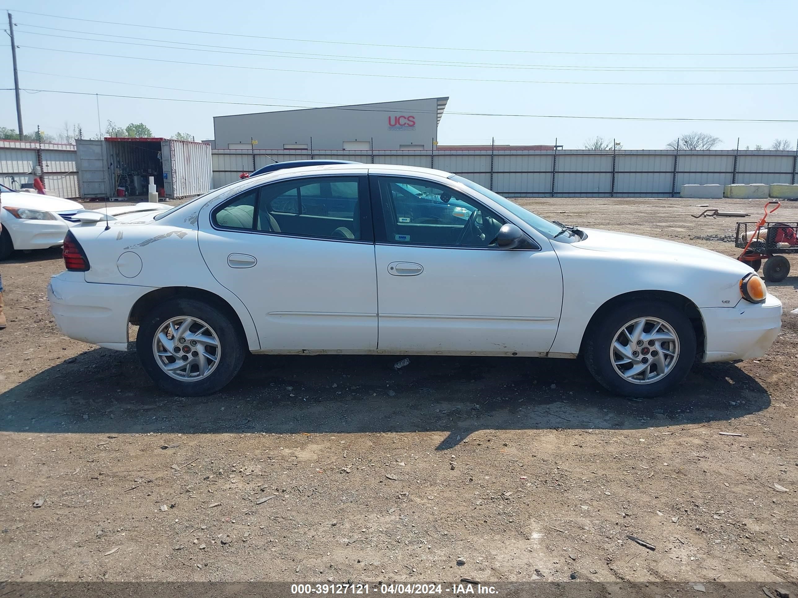 Photo 12 VIN: 1G2NF52E34M638823 - PONTIAC GRAND AM 