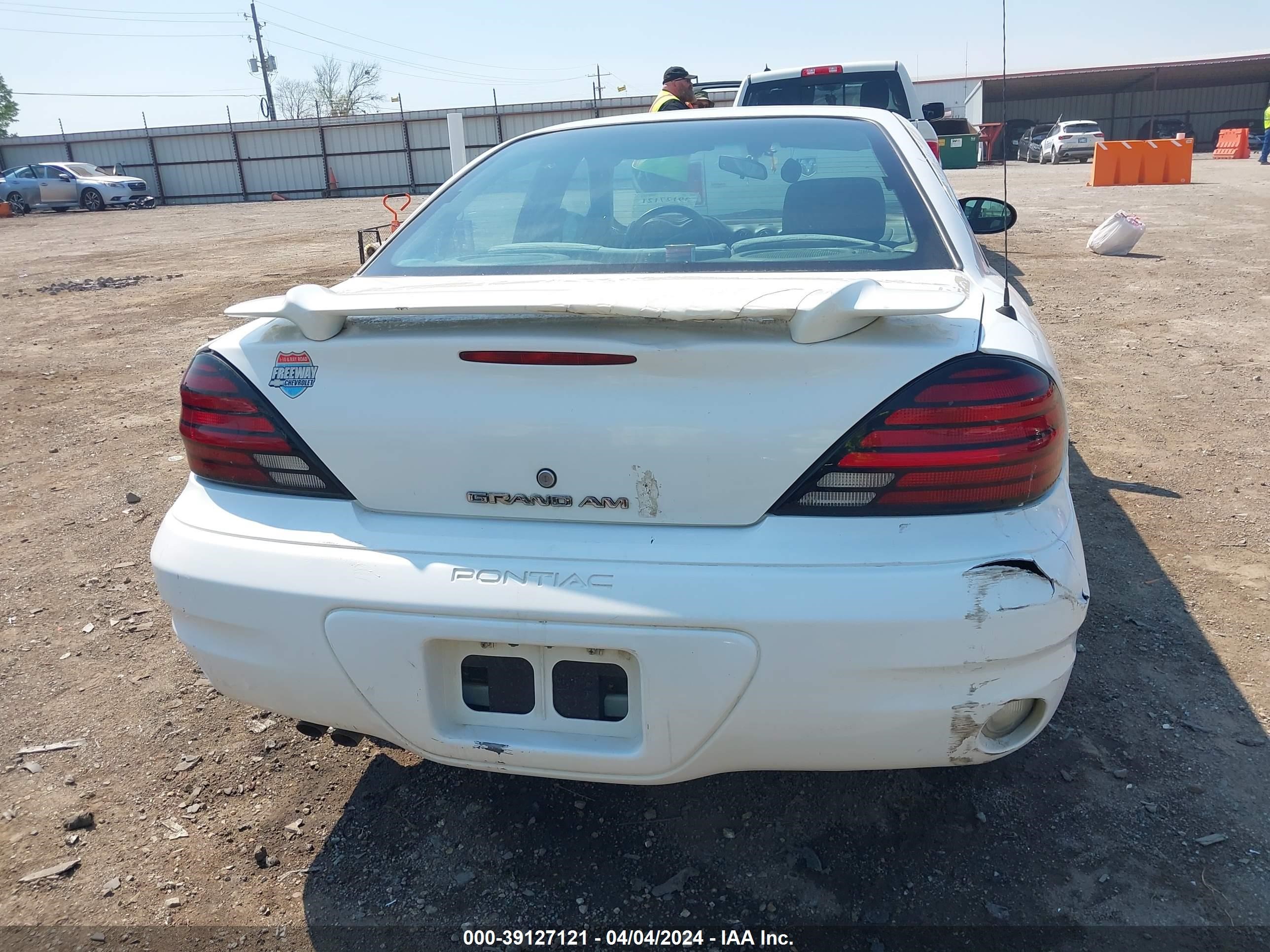 Photo 15 VIN: 1G2NF52E34M638823 - PONTIAC GRAND AM 