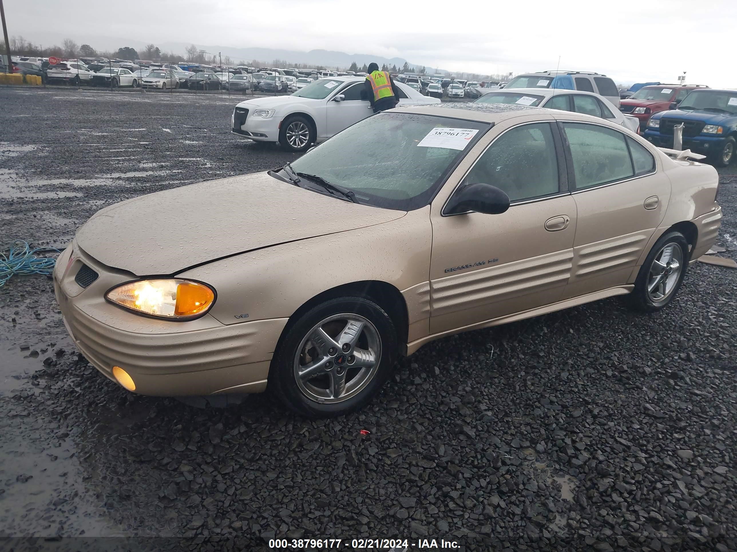 Photo 1 VIN: 1G2NF52E42C183984 - PONTIAC GRAND AM 