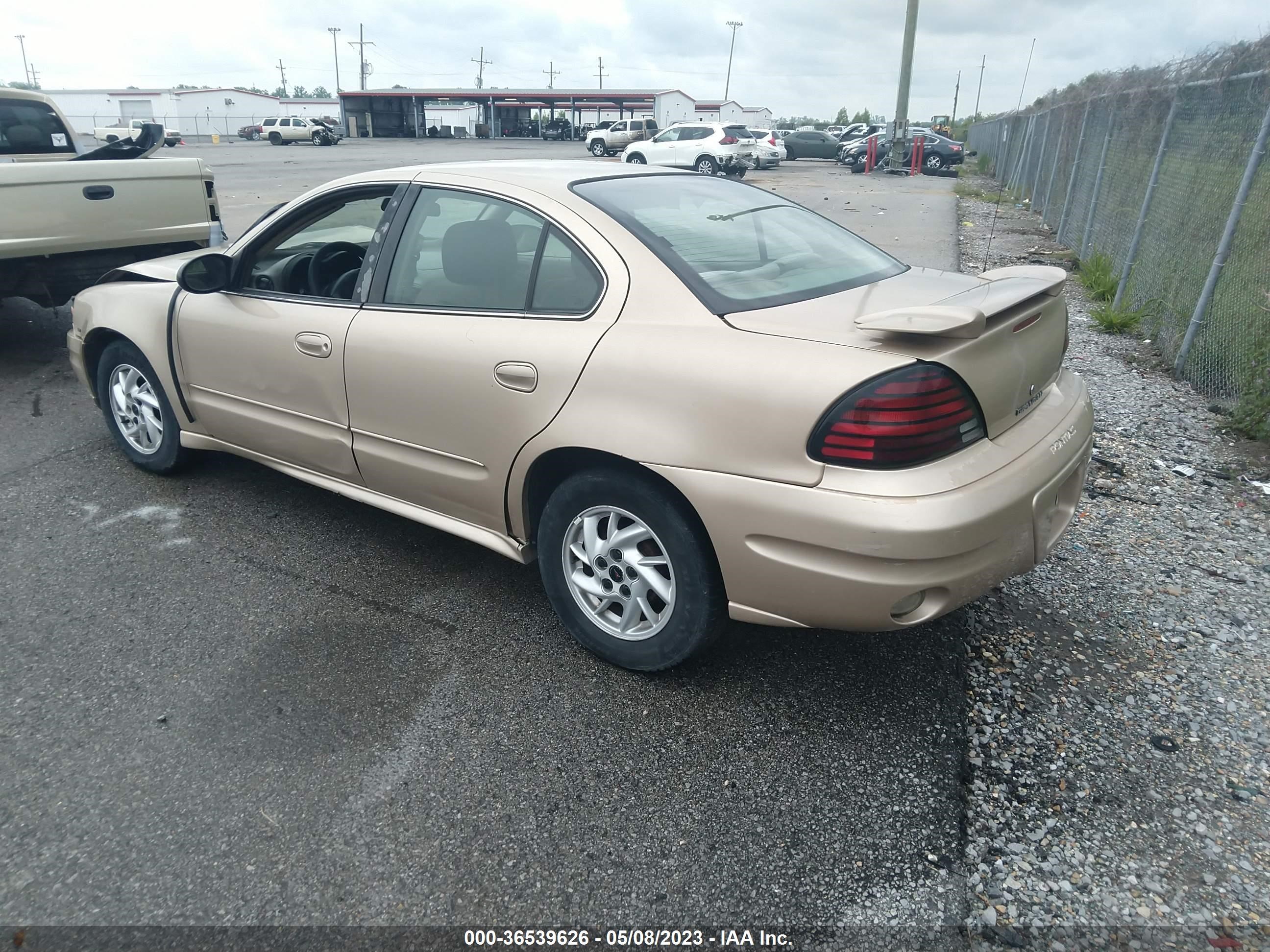 Photo 2 VIN: 1G2NF52E44C223239 - PONTIAC GRAND AM 