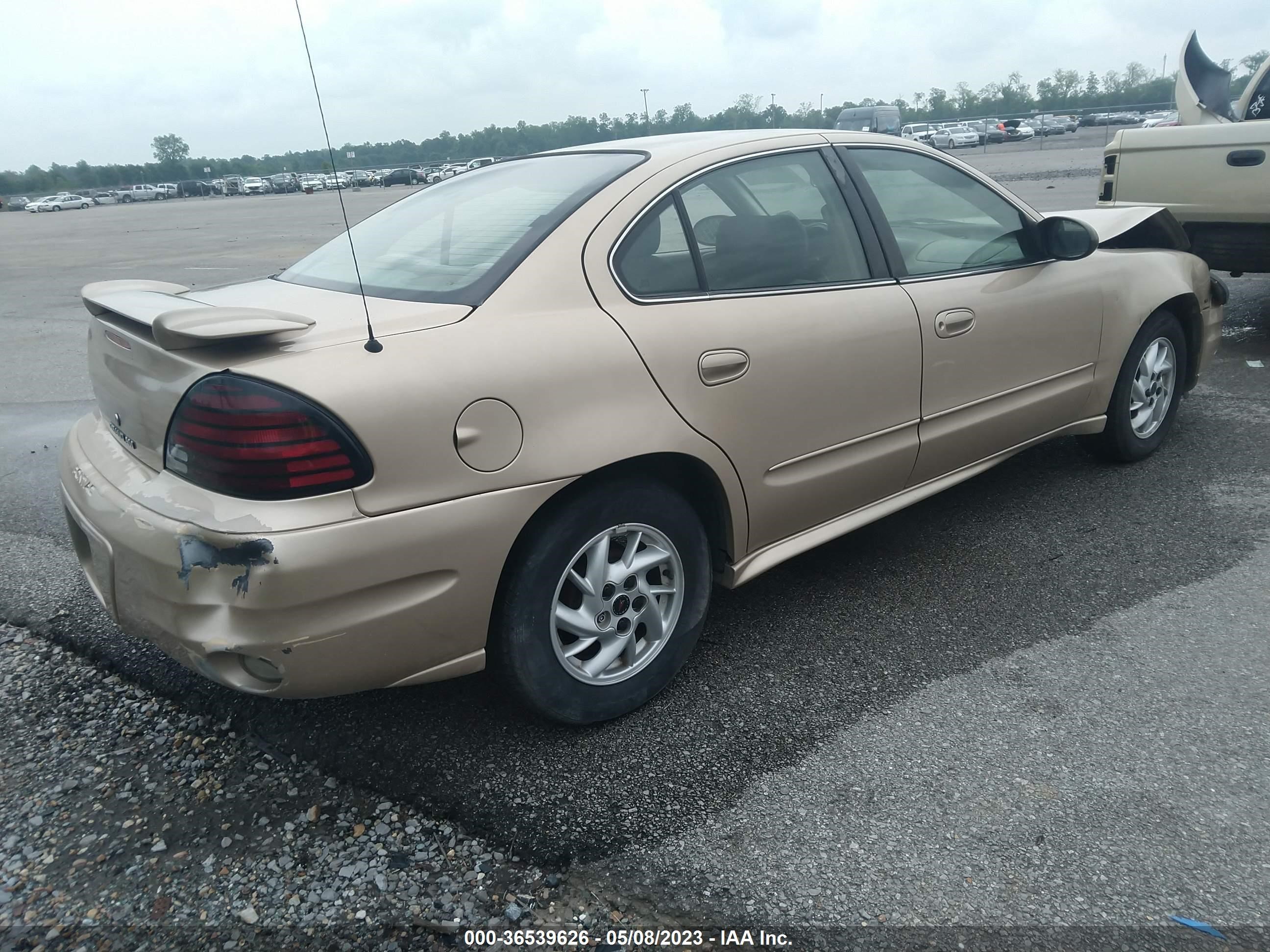 Photo 3 VIN: 1G2NF52E44C223239 - PONTIAC GRAND AM 