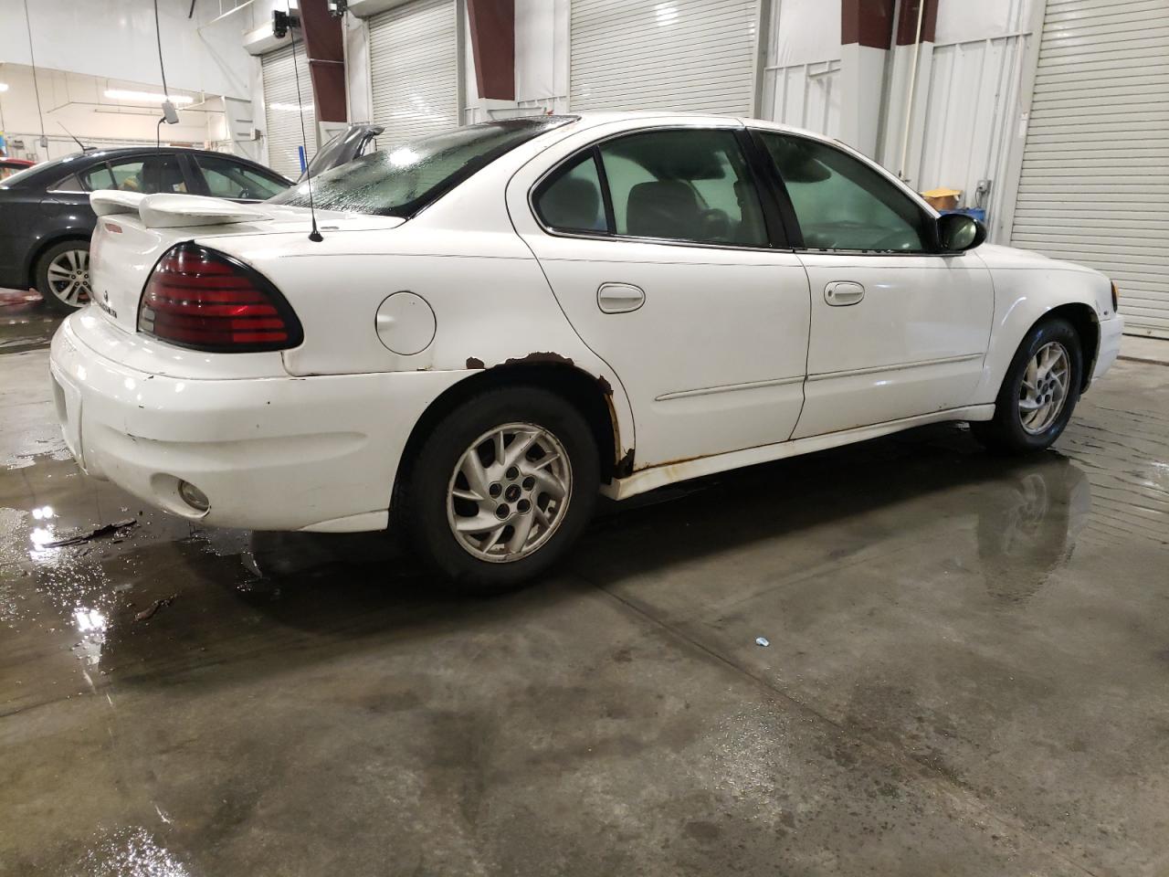 Photo 2 VIN: 1G2NF52E54M573408 - PONTIAC GRAND AM 