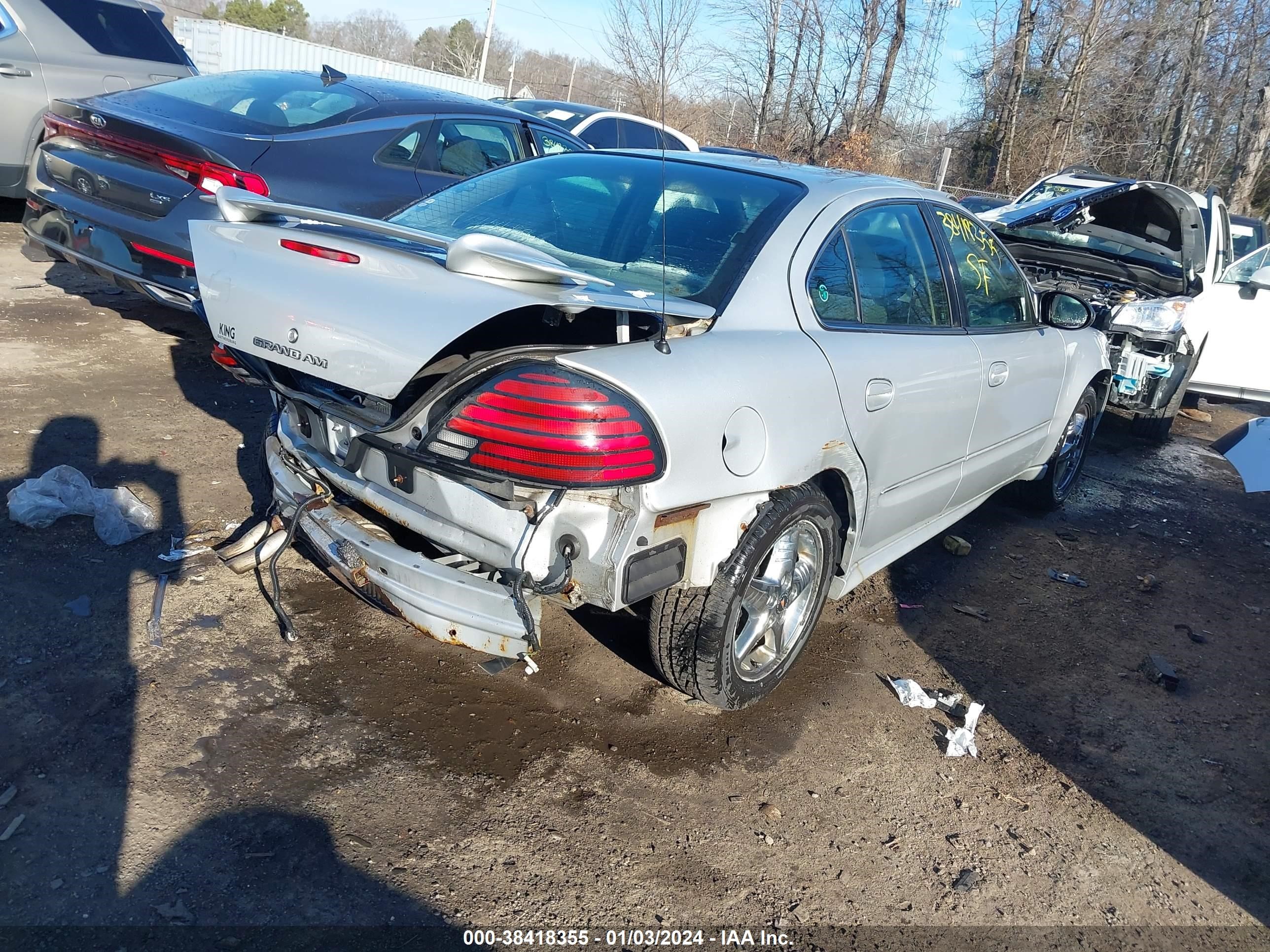 Photo 3 VIN: 1G2NF52E64M507207 - PONTIAC GRAND AM 