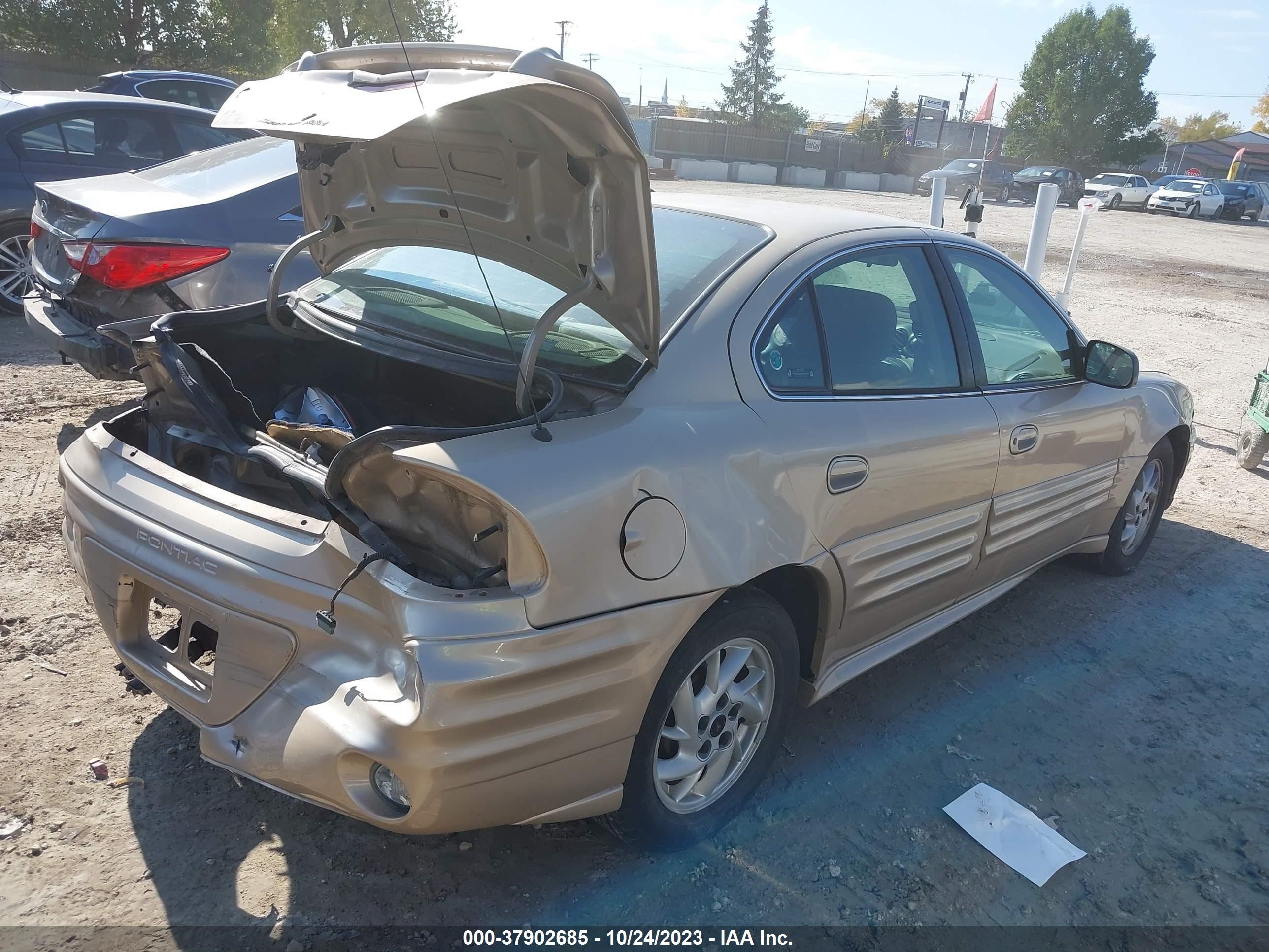 Photo 3 VIN: 1G2NF52E72C272707 - PONTIAC GRAND AM 