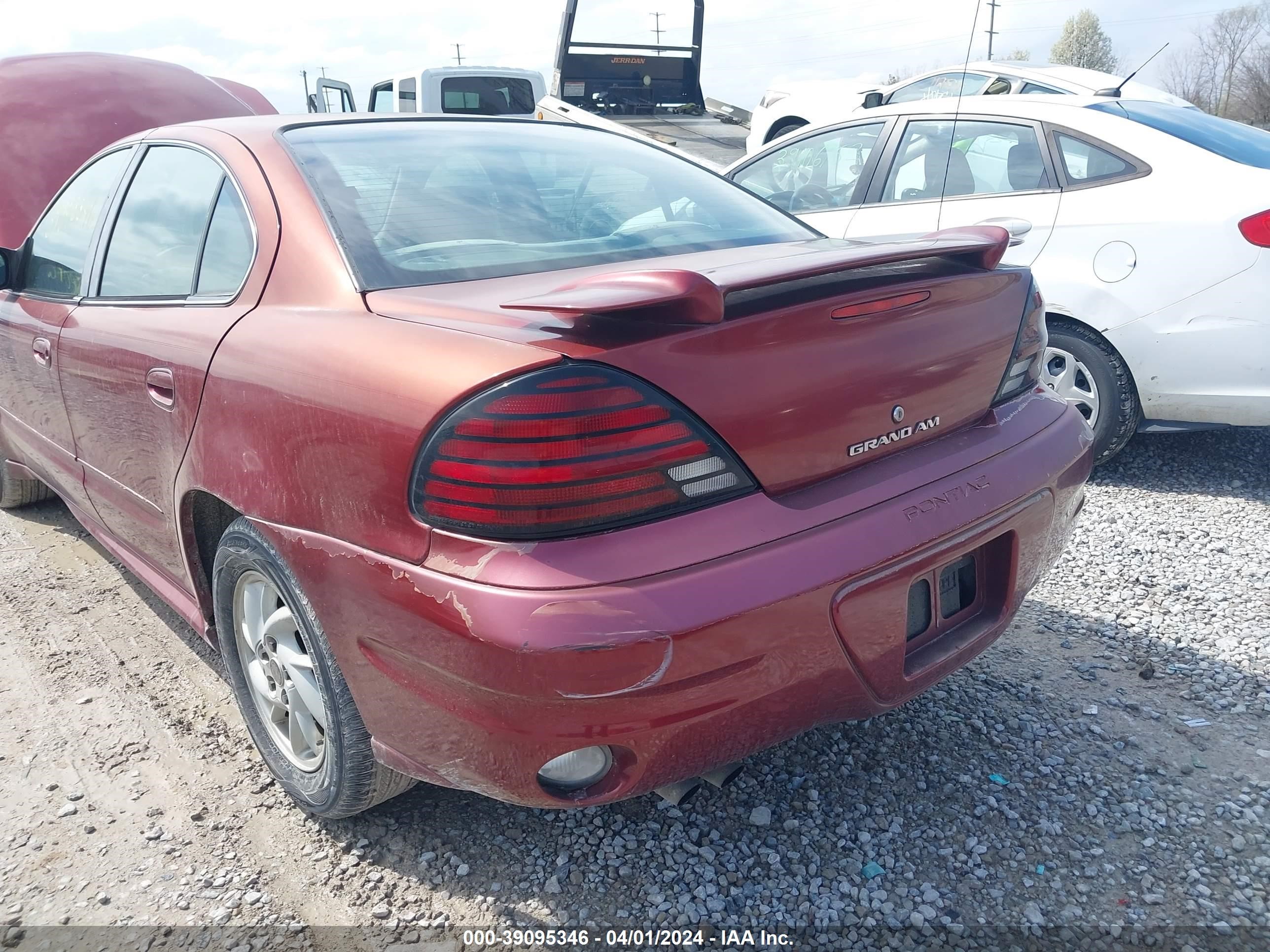 Photo 5 VIN: 1G2NF52E73C115700 - PONTIAC GRAND AM 