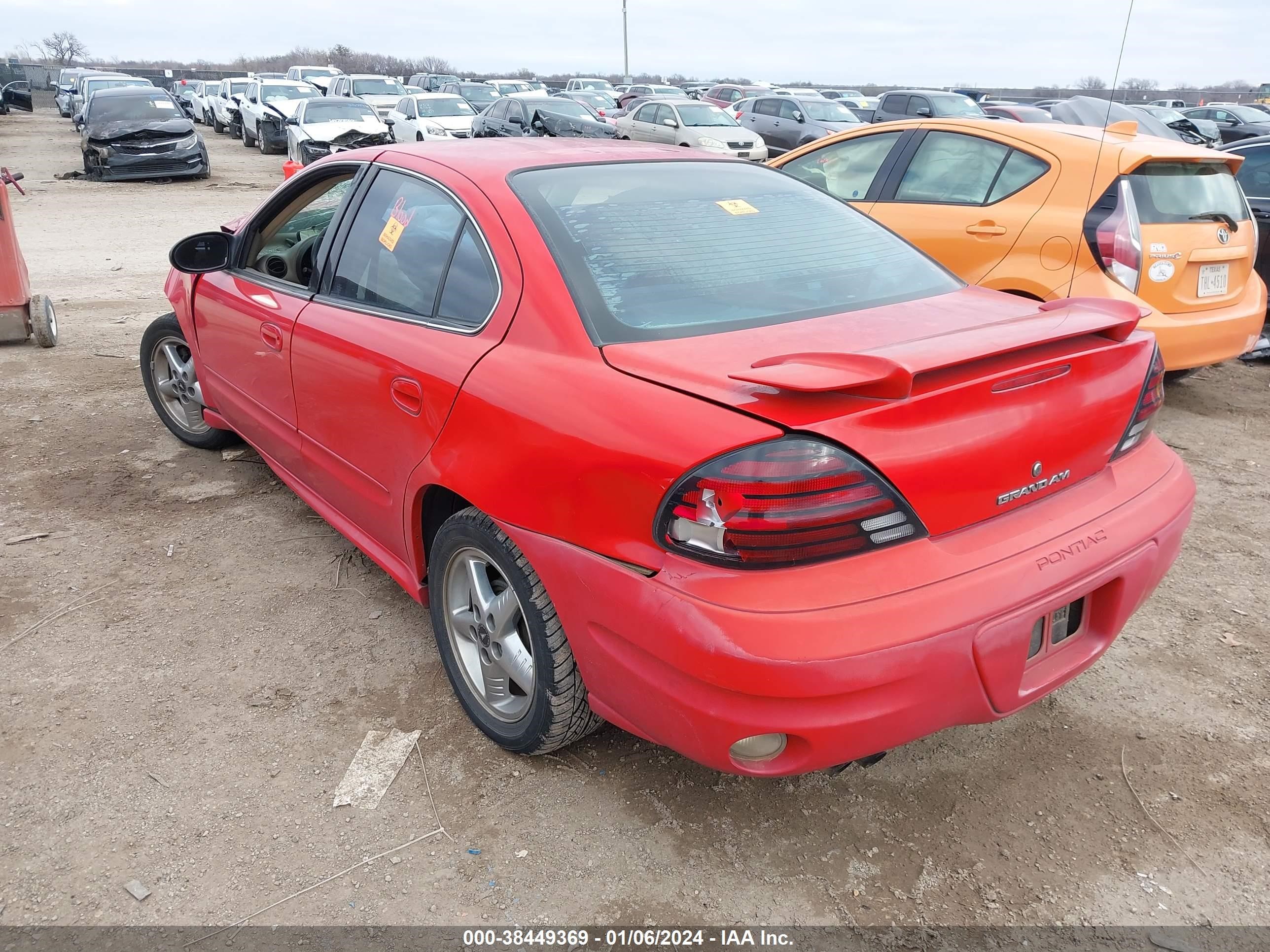 Photo 2 VIN: 1G2NF52E74C140551 - PONTIAC GRAND AM 