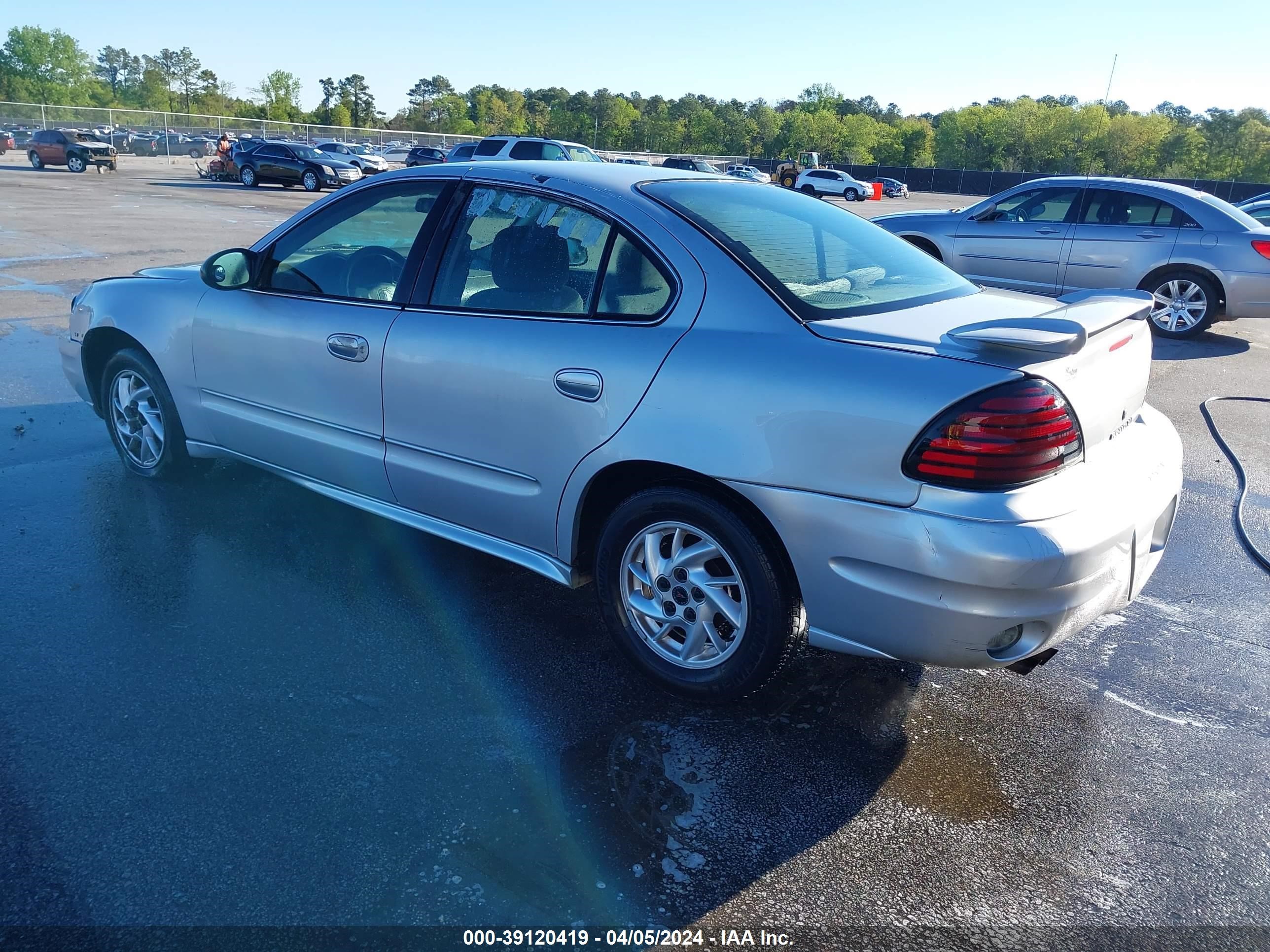 Photo 2 VIN: 1G2NF52E74C167832 - PONTIAC GRAND AM 