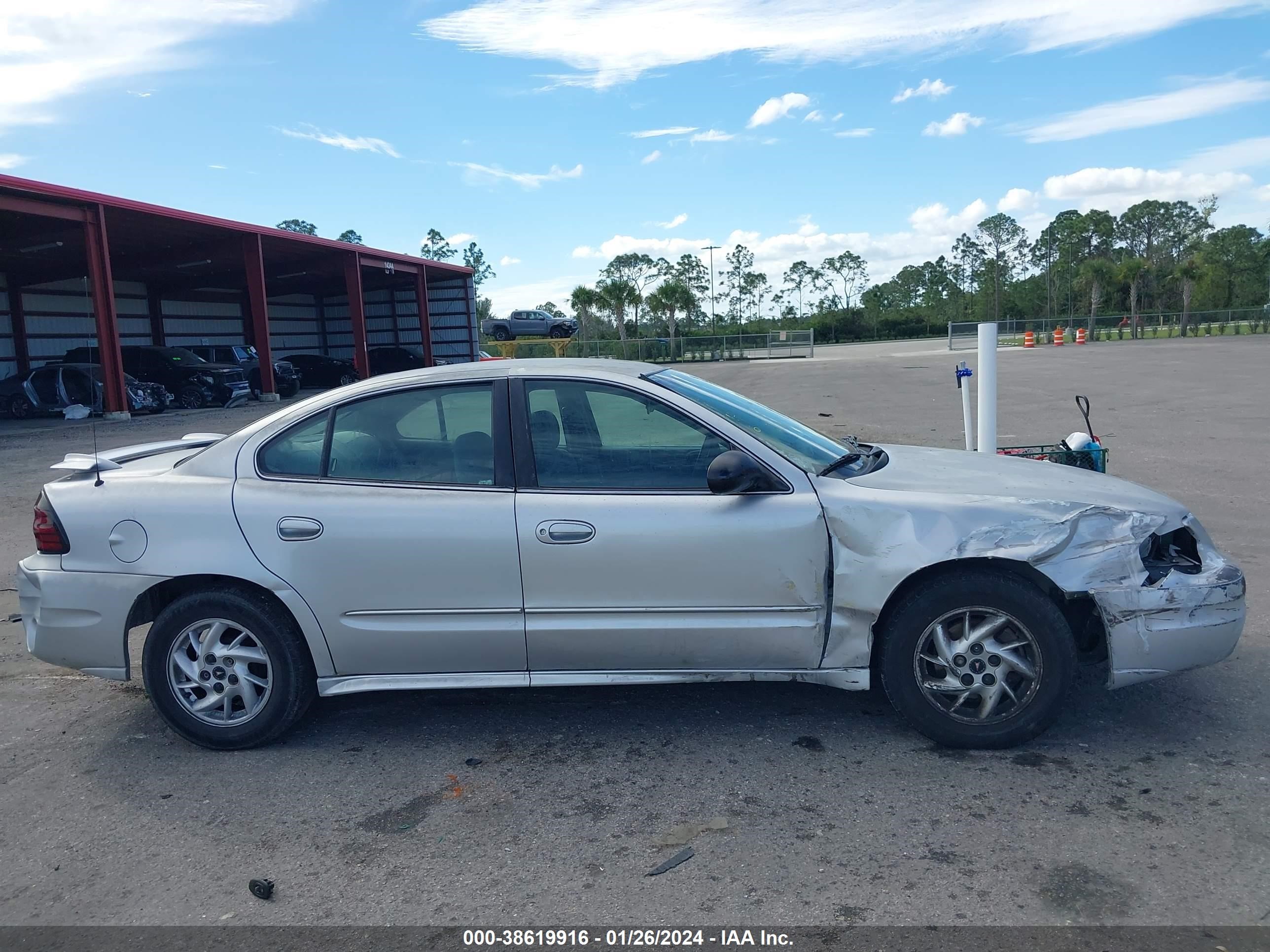 Photo 12 VIN: 1G2NF52E74M603783 - PONTIAC GRAND AM 