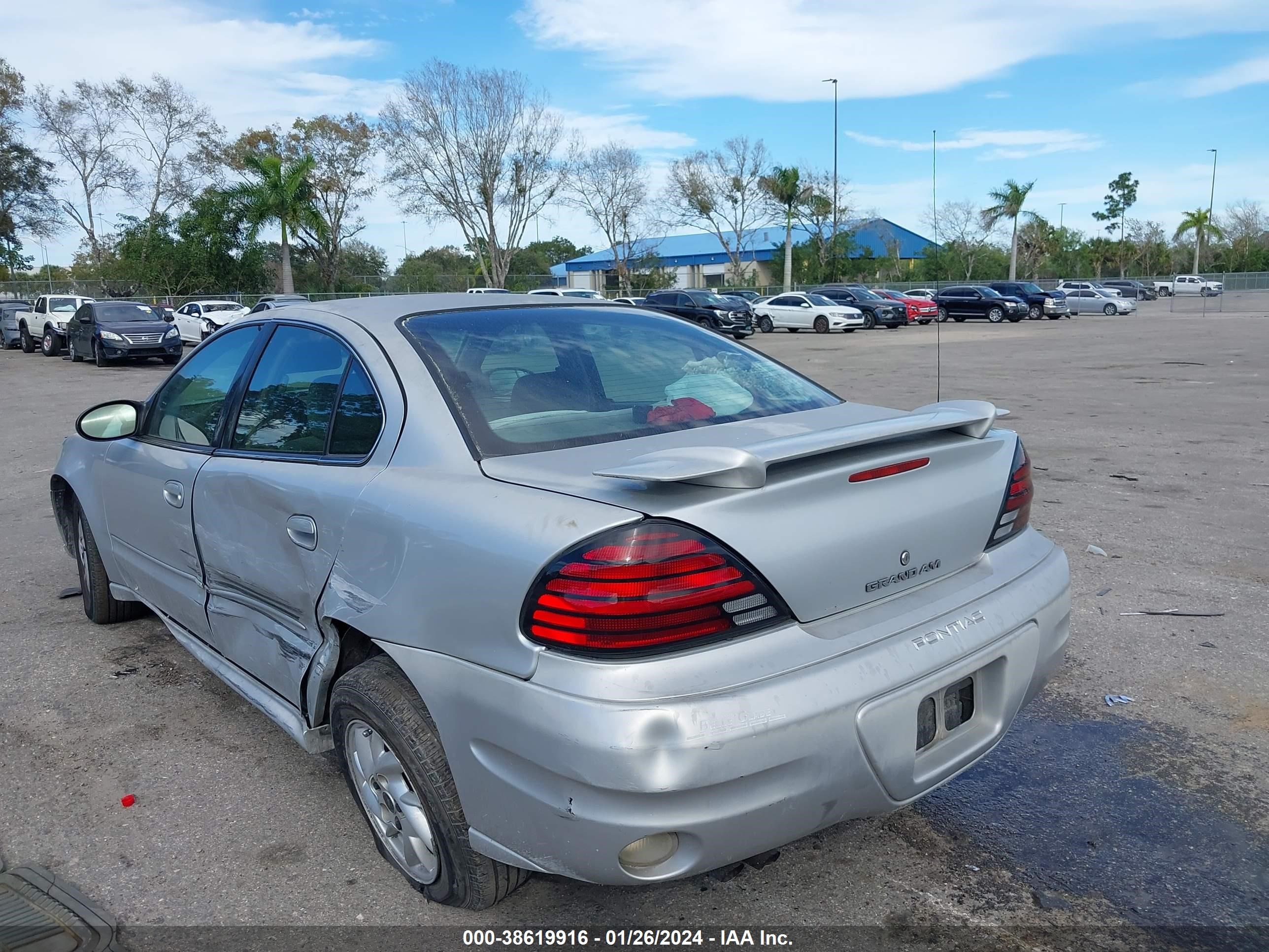 Photo 2 VIN: 1G2NF52E74M603783 - PONTIAC GRAND AM 