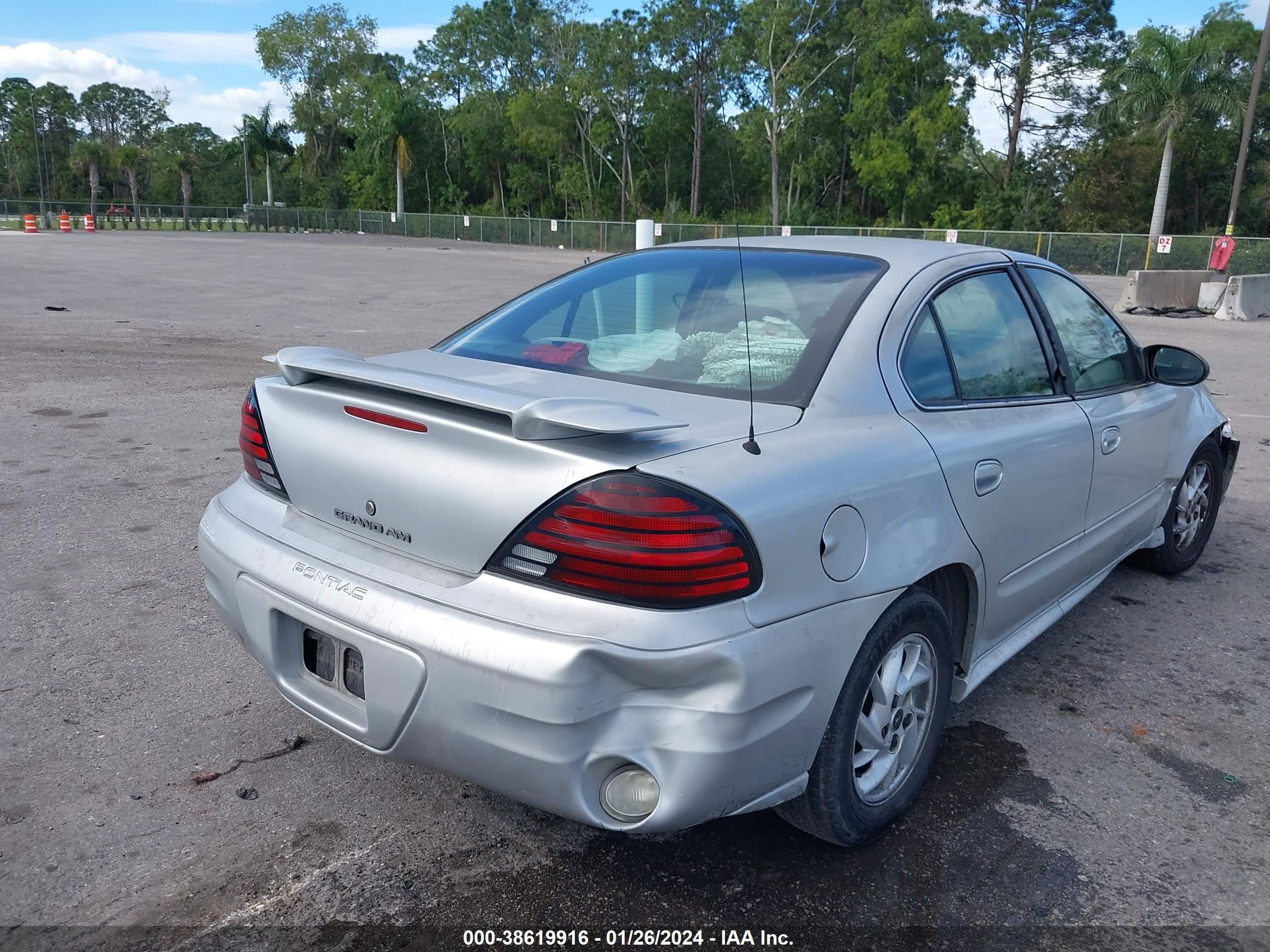 Photo 3 VIN: 1G2NF52E74M603783 - PONTIAC GRAND AM 