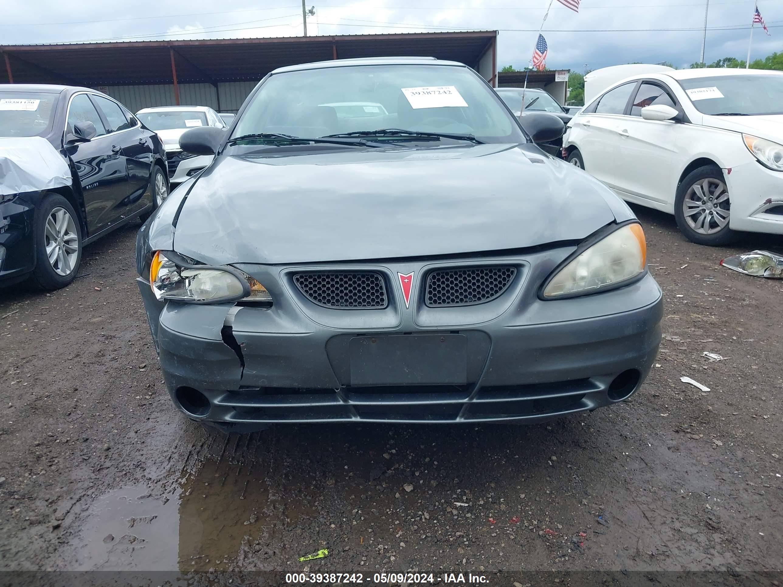 Photo 11 VIN: 1G2NF52E84M649316 - PONTIAC GRAND AM 