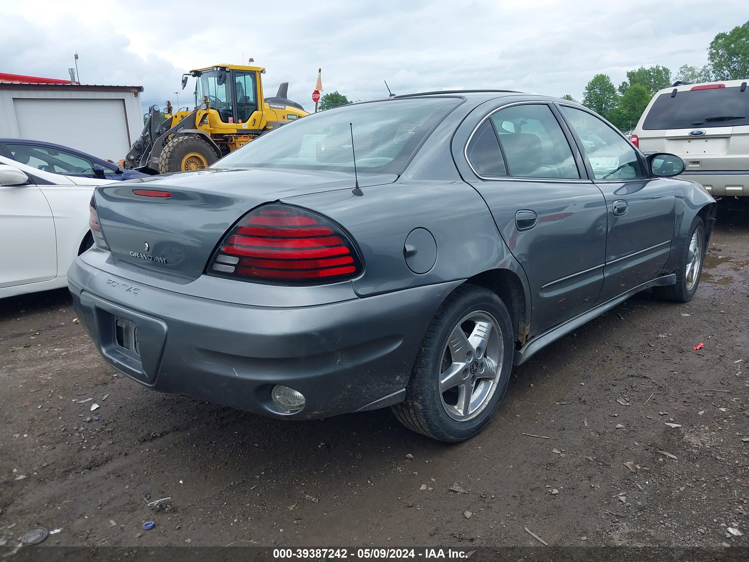 Photo 3 VIN: 1G2NF52E84M649316 - PONTIAC GRAND AM 