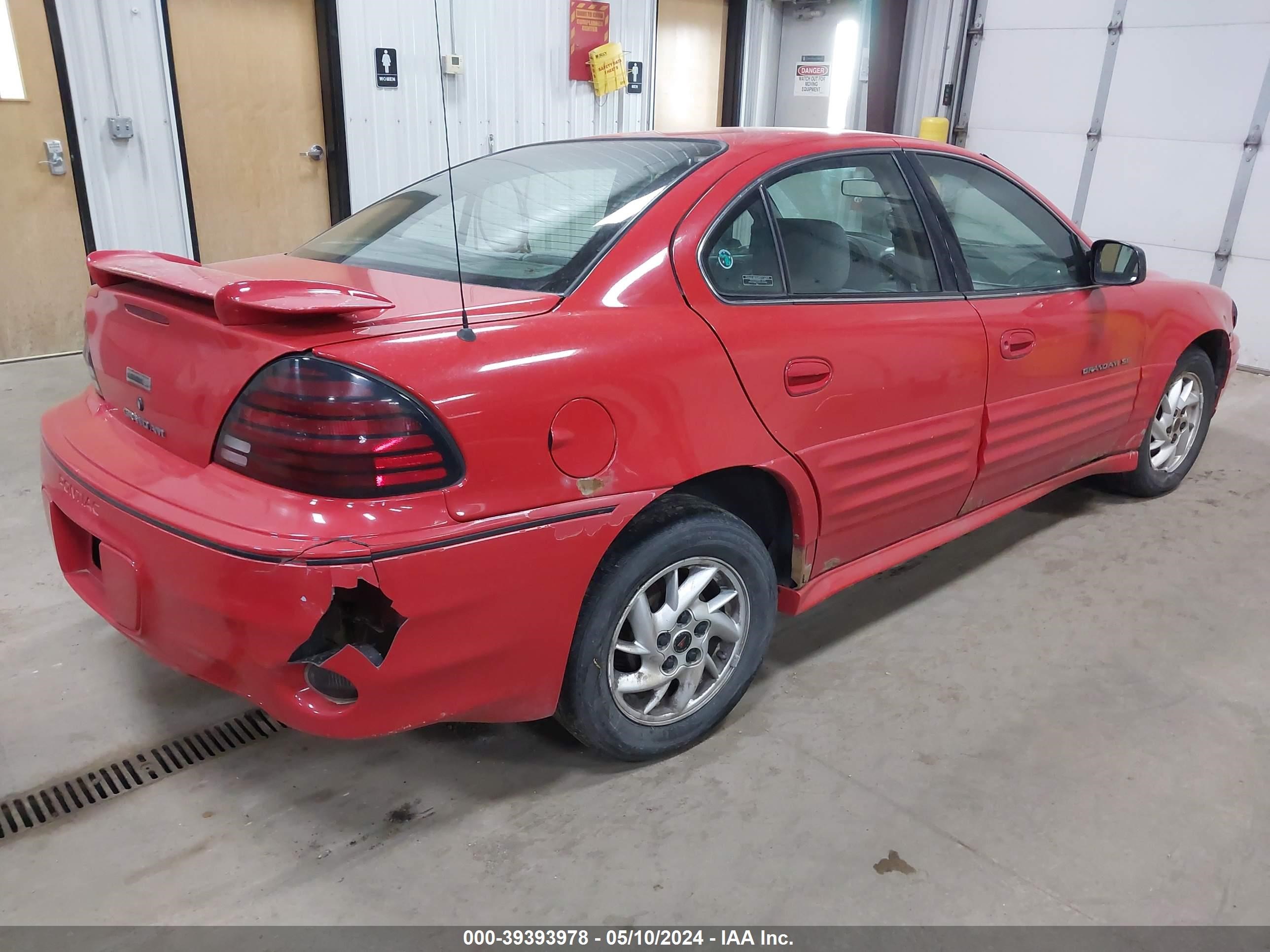 Photo 3 VIN: 1G2NF52EX1M522885 - PONTIAC GRAND AM 