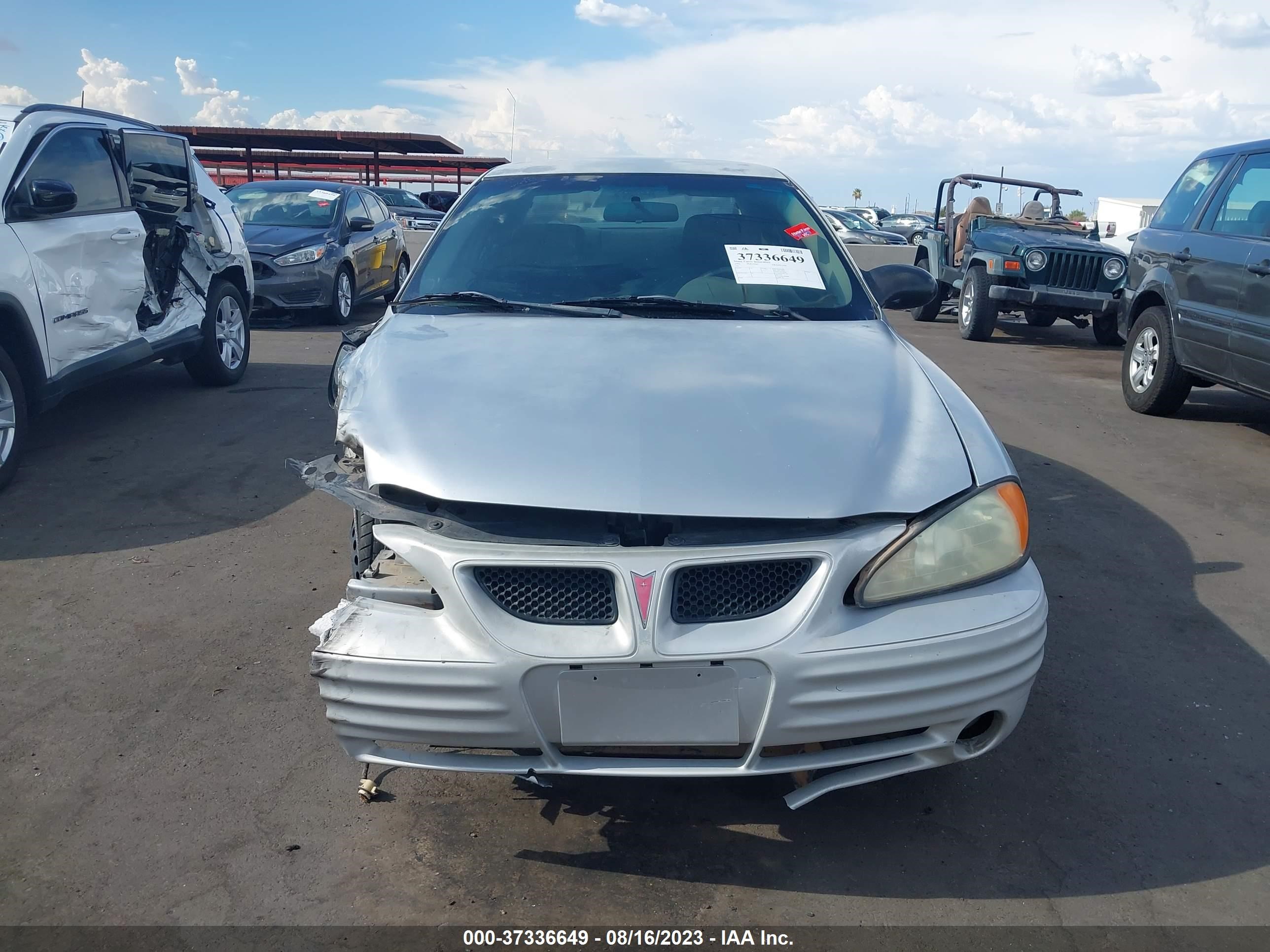 Photo 11 VIN: 1G2NF52F12C303684 - PONTIAC GRAND AM 