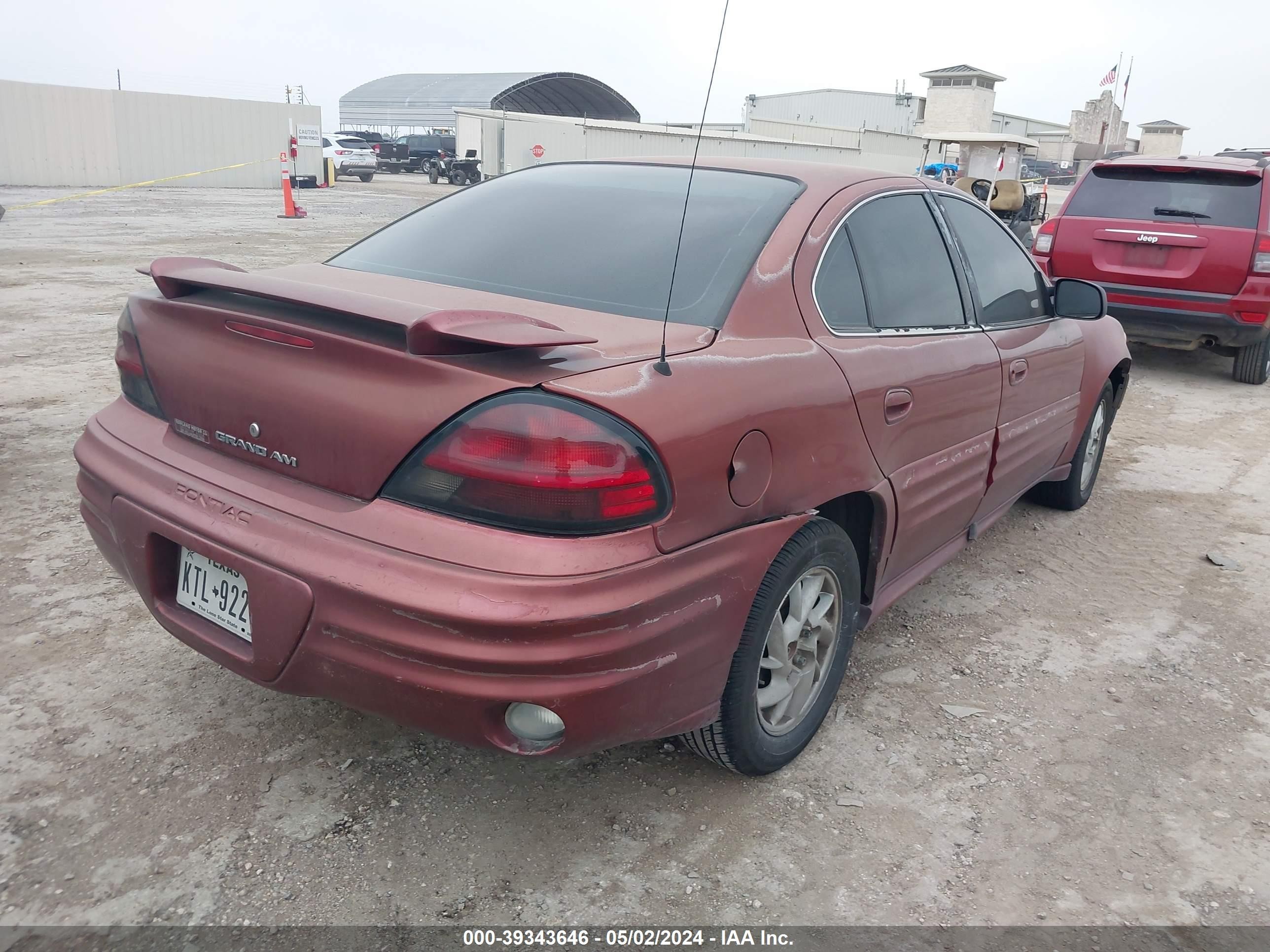 Photo 3 VIN: 1G2NF52F32C289853 - PONTIAC GRAND AM 