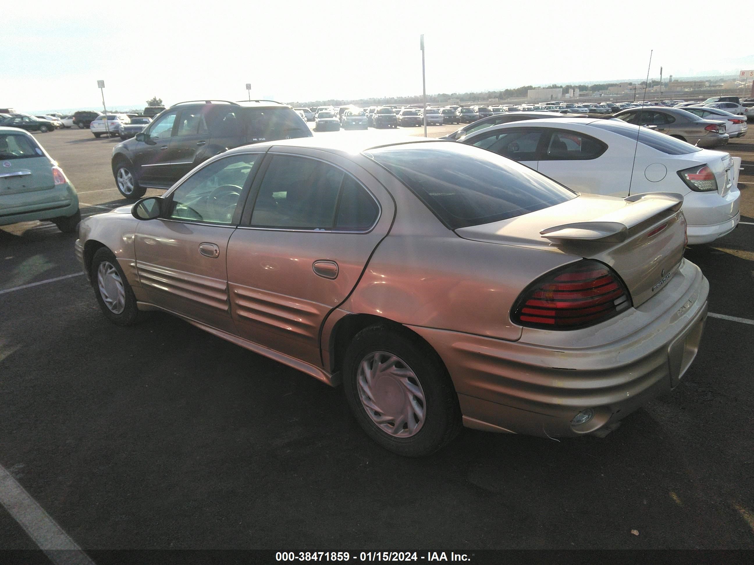 Photo 2 VIN: 1G2NF52F62C292942 - PONTIAC GRAND AM 