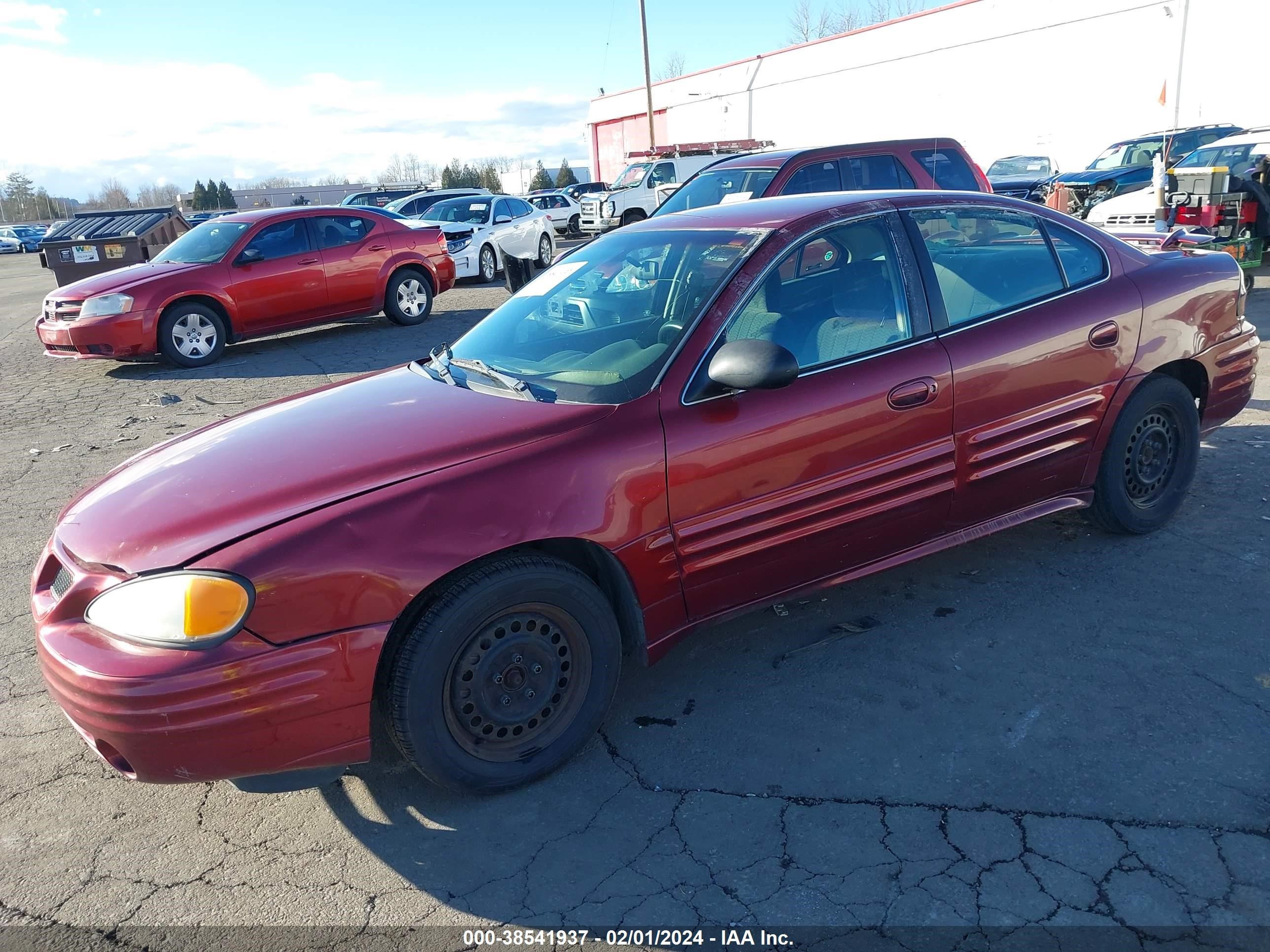 Photo 1 VIN: 1G2NF52F72C247136 - PONTIAC GRAND AM 