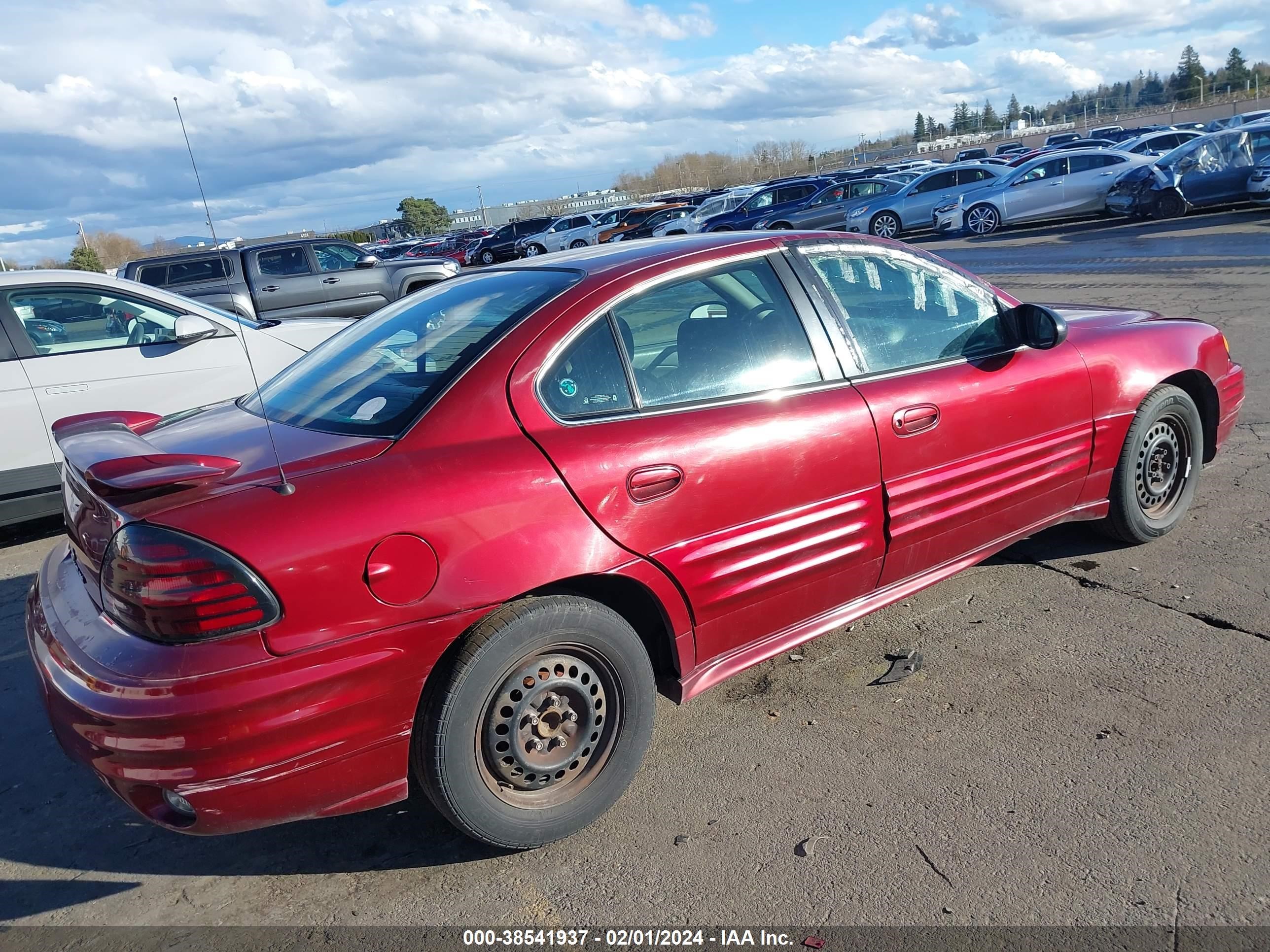 Photo 3 VIN: 1G2NF52F72C247136 - PONTIAC GRAND AM 