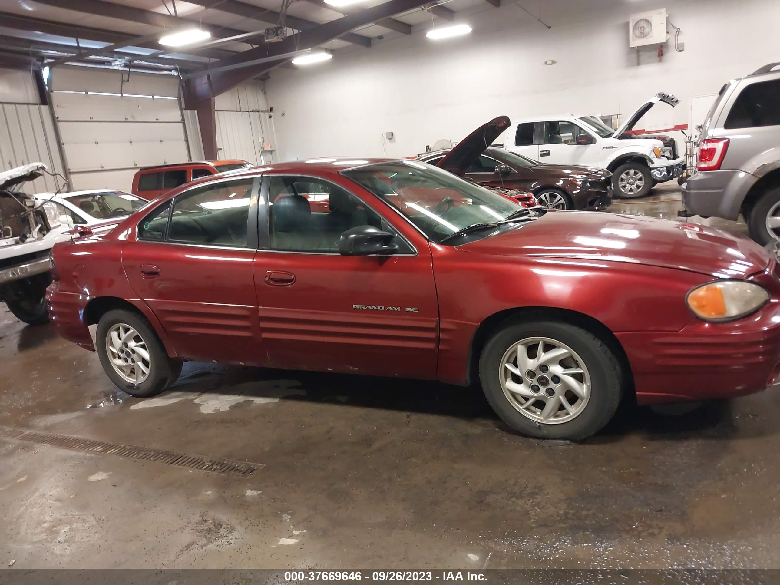 Photo 12 VIN: 1G2NF52T71C117930 - PONTIAC GRAND AM 