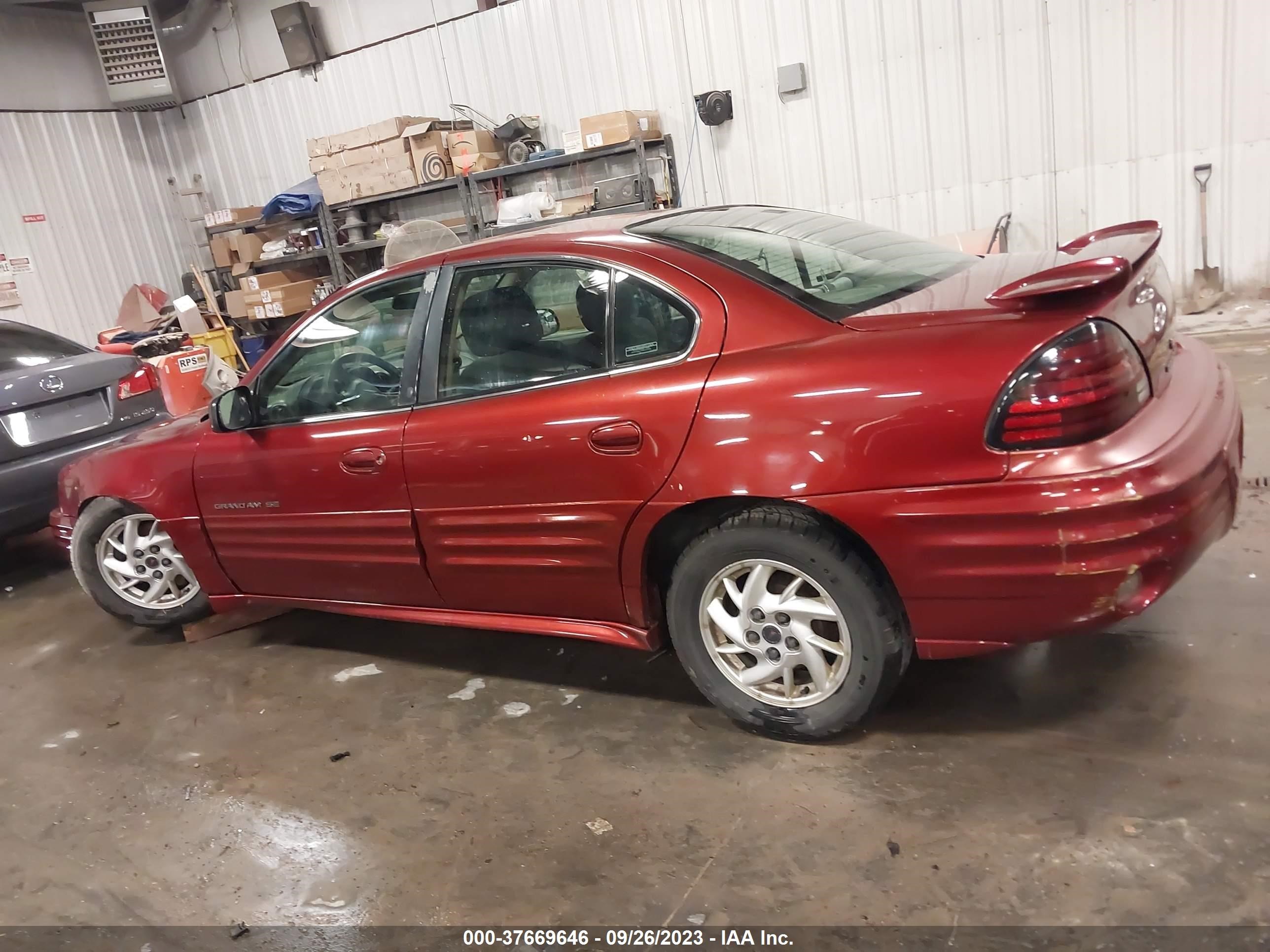 Photo 13 VIN: 1G2NF52T71C117930 - PONTIAC GRAND AM 