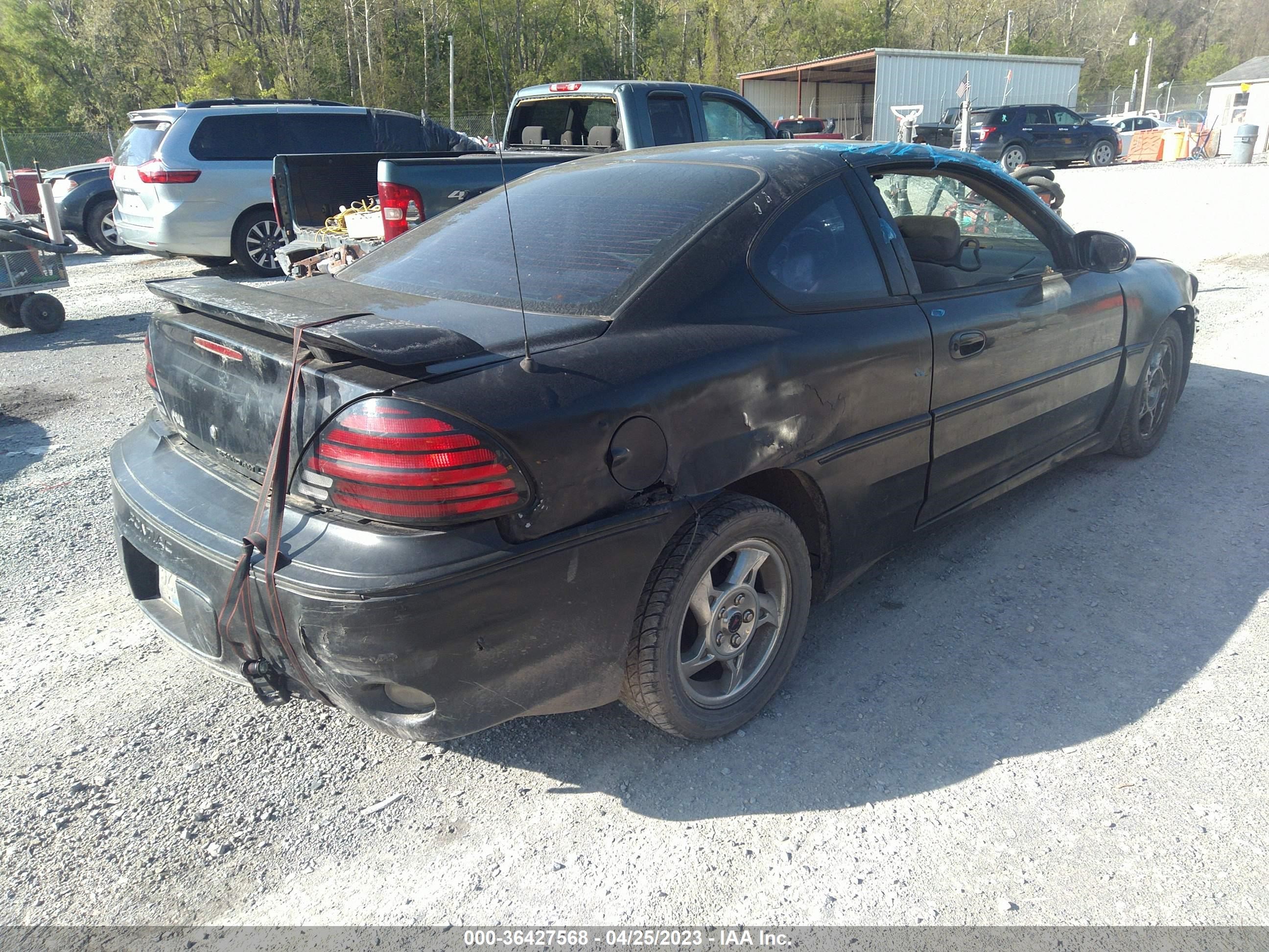 Photo 3 VIN: 1G2NV12E04C115454 - PONTIAC GRAND AM 