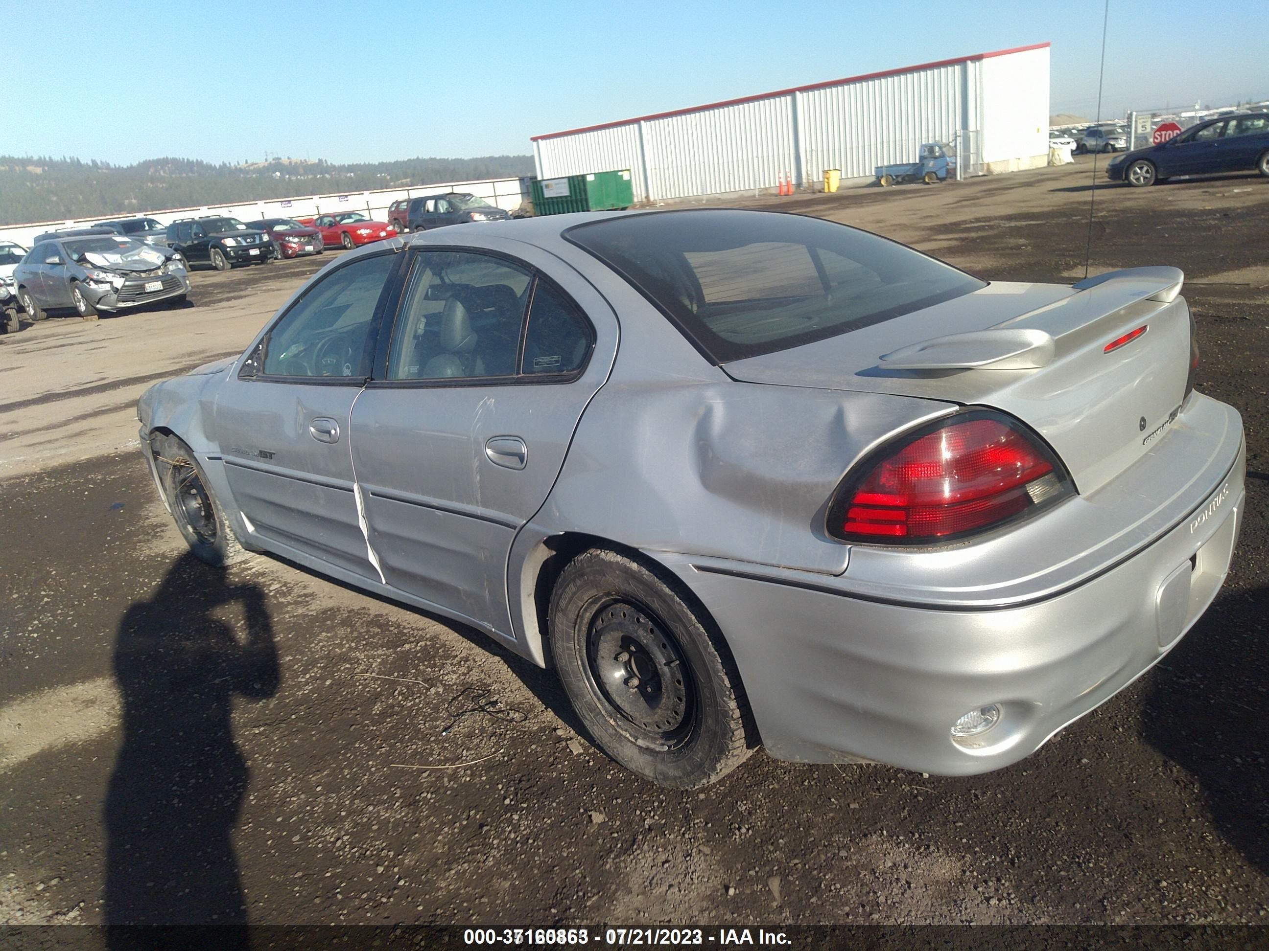 Photo 2 VIN: 1G2NV52E42M520036 - PONTIAC GRAND AM 