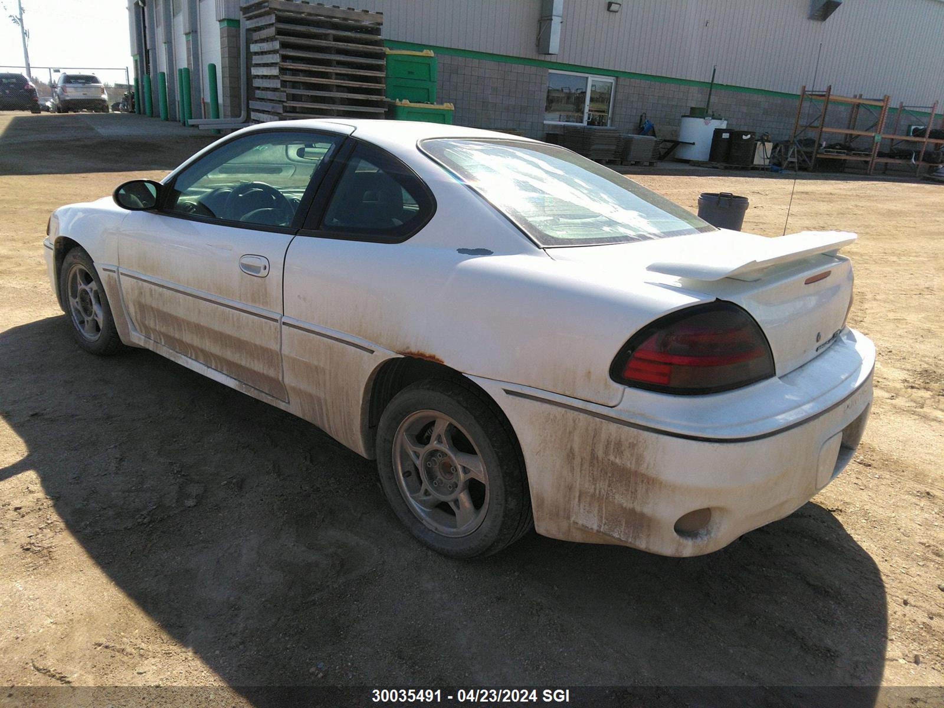 Photo 2 VIN: 1G2NW12E05M170897 - PONTIAC GRAND AM 