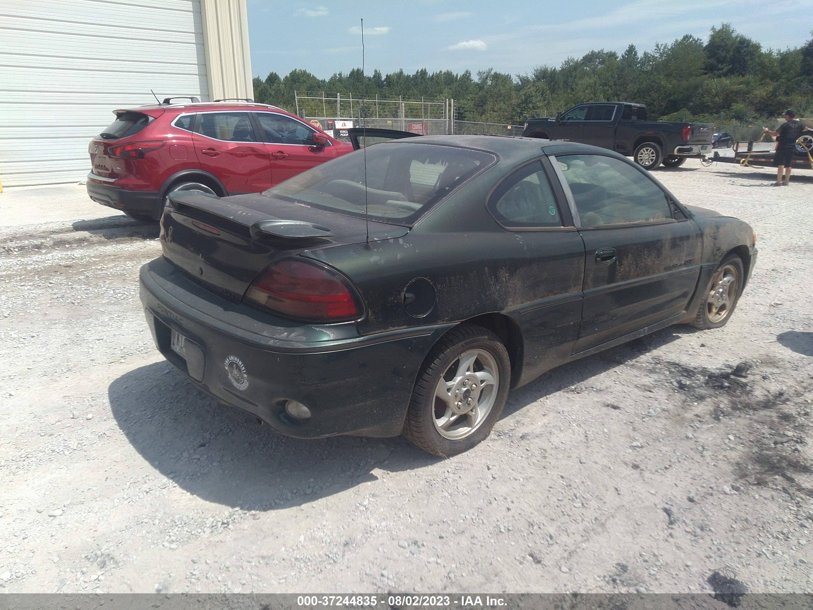 Photo 4 VIN: 1G2NW12E62C152406 - PONTIAC GRAND AM 