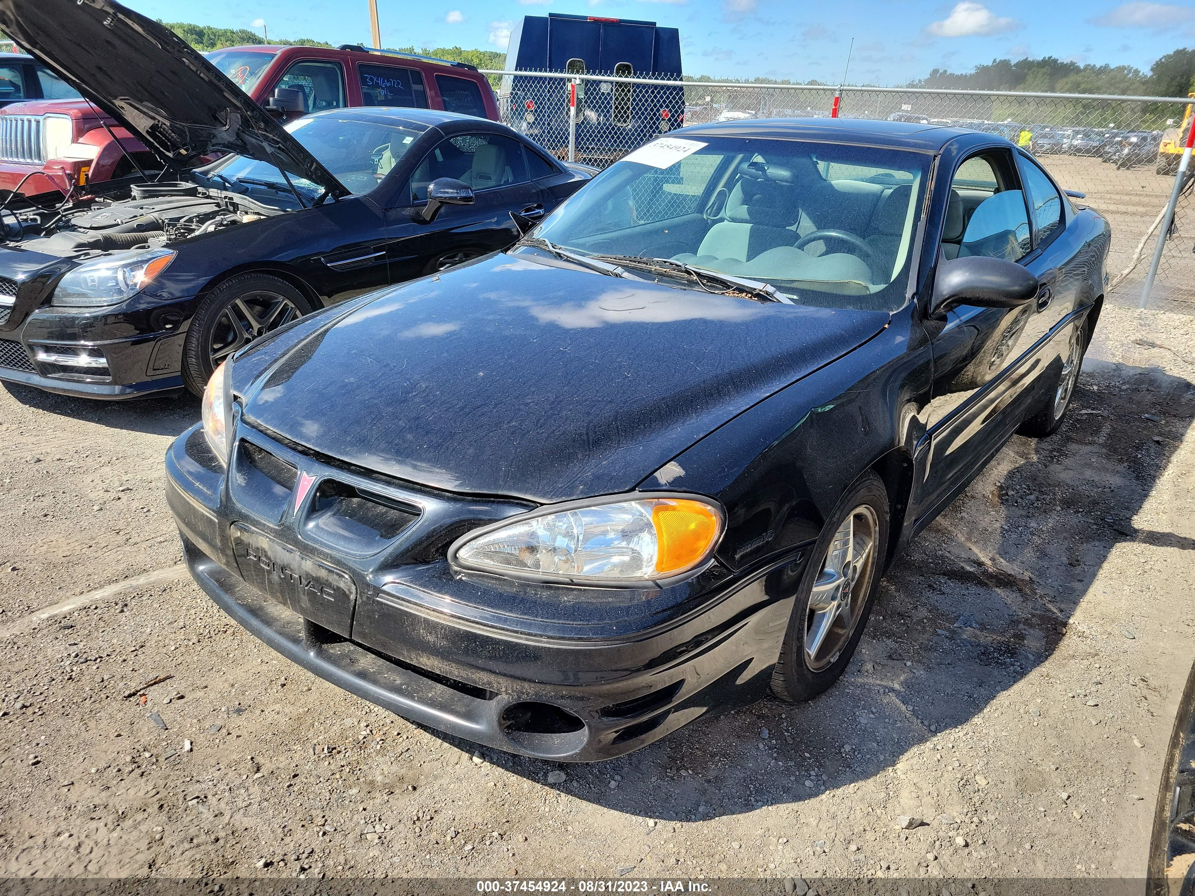 Photo 1 VIN: 1G2NW12E63C245329 - PONTIAC GRAND AM 