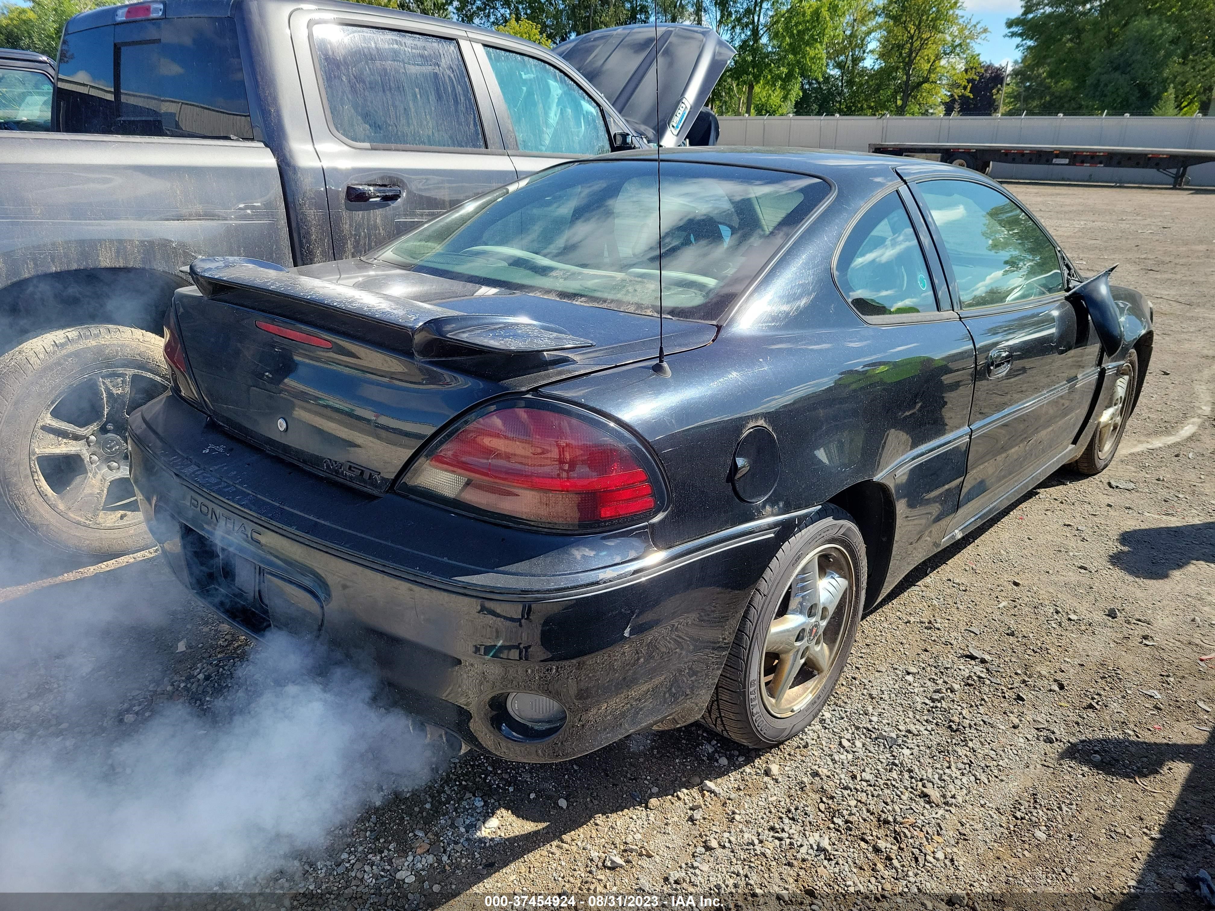 Photo 3 VIN: 1G2NW12E63C245329 - PONTIAC GRAND AM 