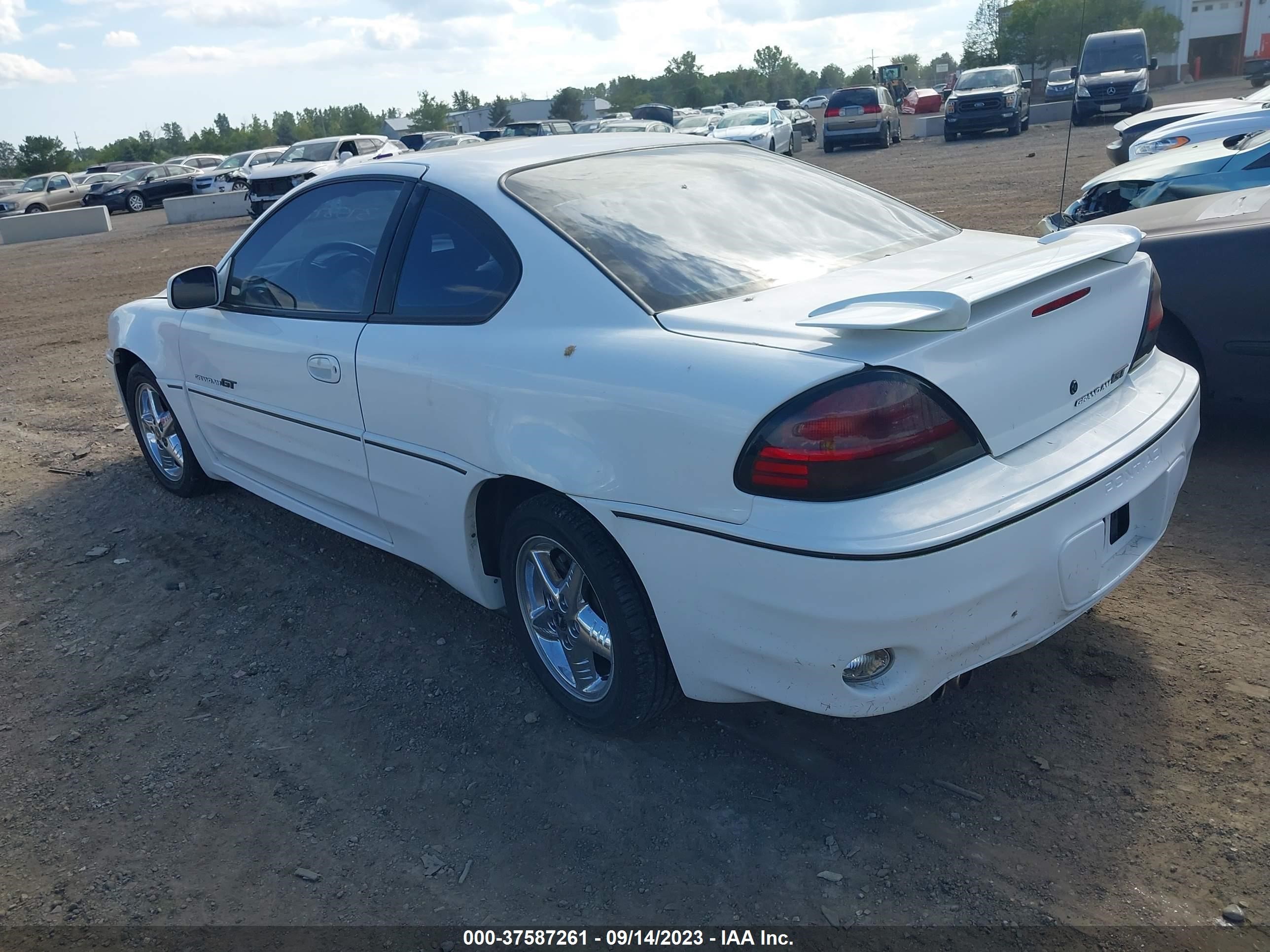 Photo 2 VIN: 1G2NW12E6XM925862 - PONTIAC GRAND AM 