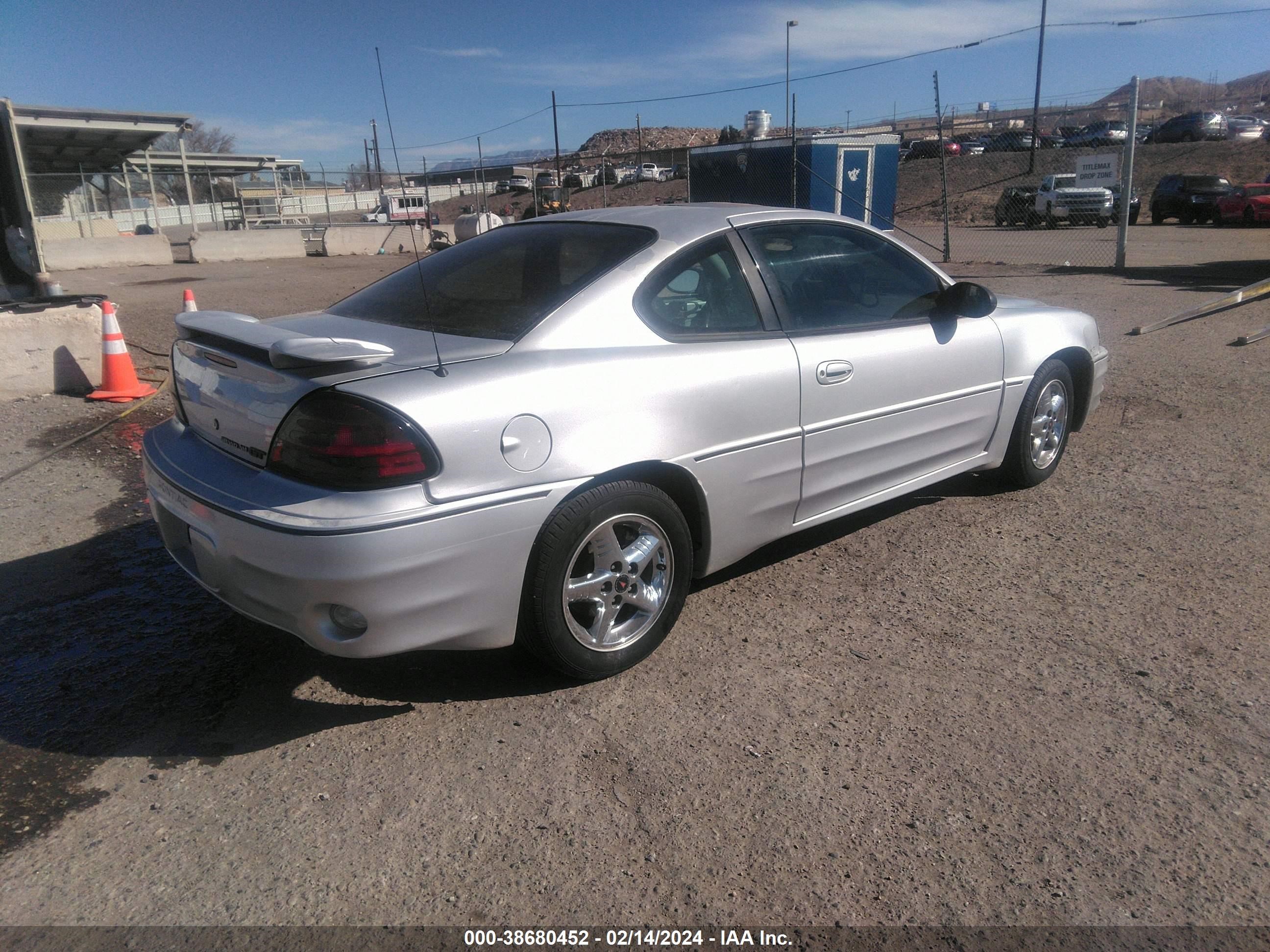 Photo 3 VIN: 1G2NW12E93C157715 - PONTIAC GRAND AM 