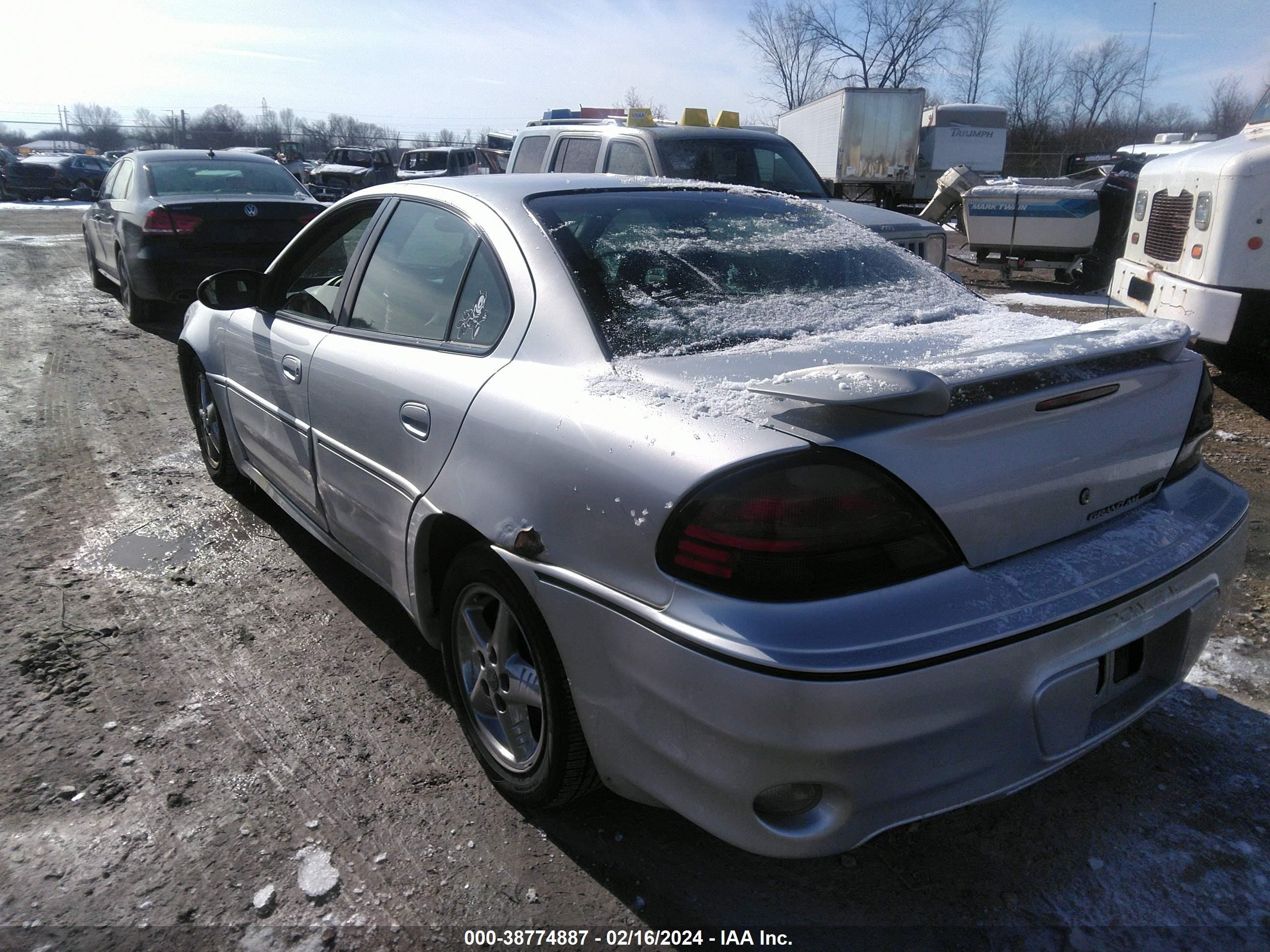 Photo 2 VIN: 1G2NW52E04M648855 - PONTIAC GRAND AM 