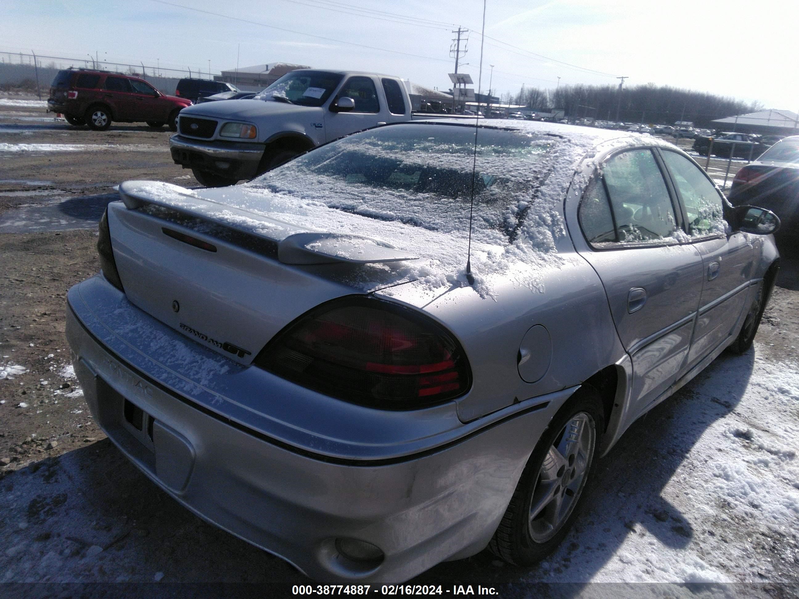 Photo 3 VIN: 1G2NW52E04M648855 - PONTIAC GRAND AM 