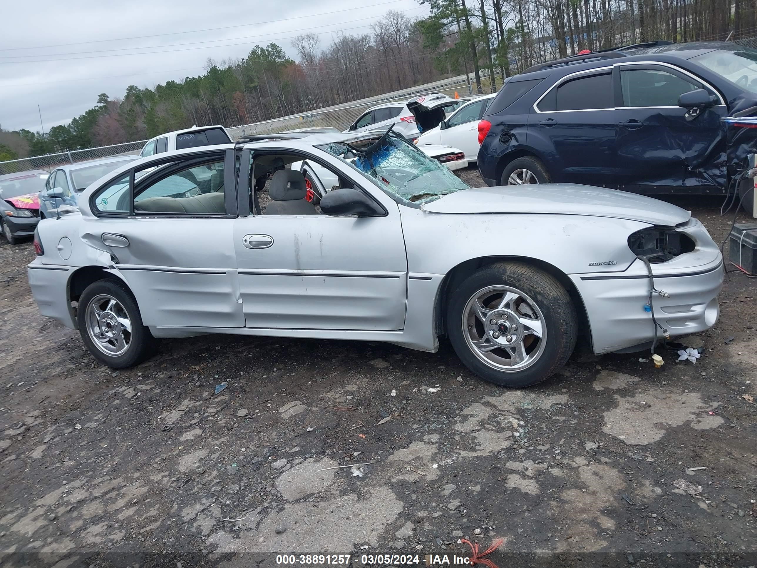 Photo 12 VIN: 1G2NW52E13C184883 - PONTIAC GRAND AM 