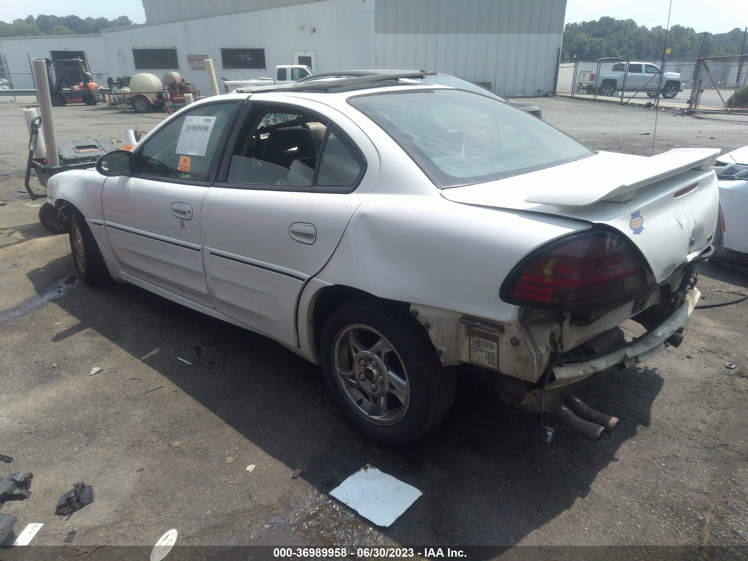 Photo 3 VIN: 1G2NW52E34C131488 - PONTIAC GRAND AM 