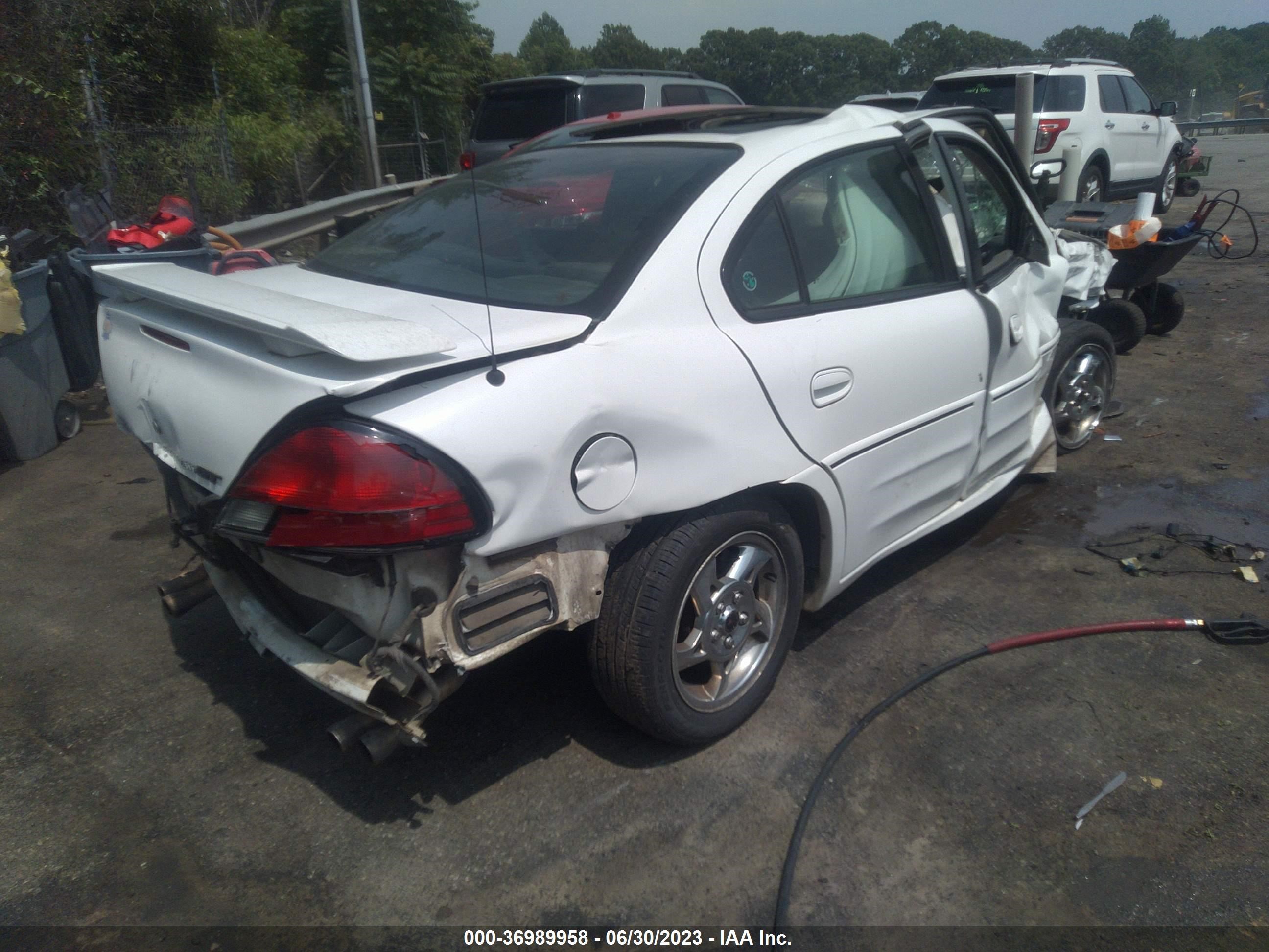 Photo 4 VIN: 1G2NW52E34C131488 - PONTIAC GRAND AM 