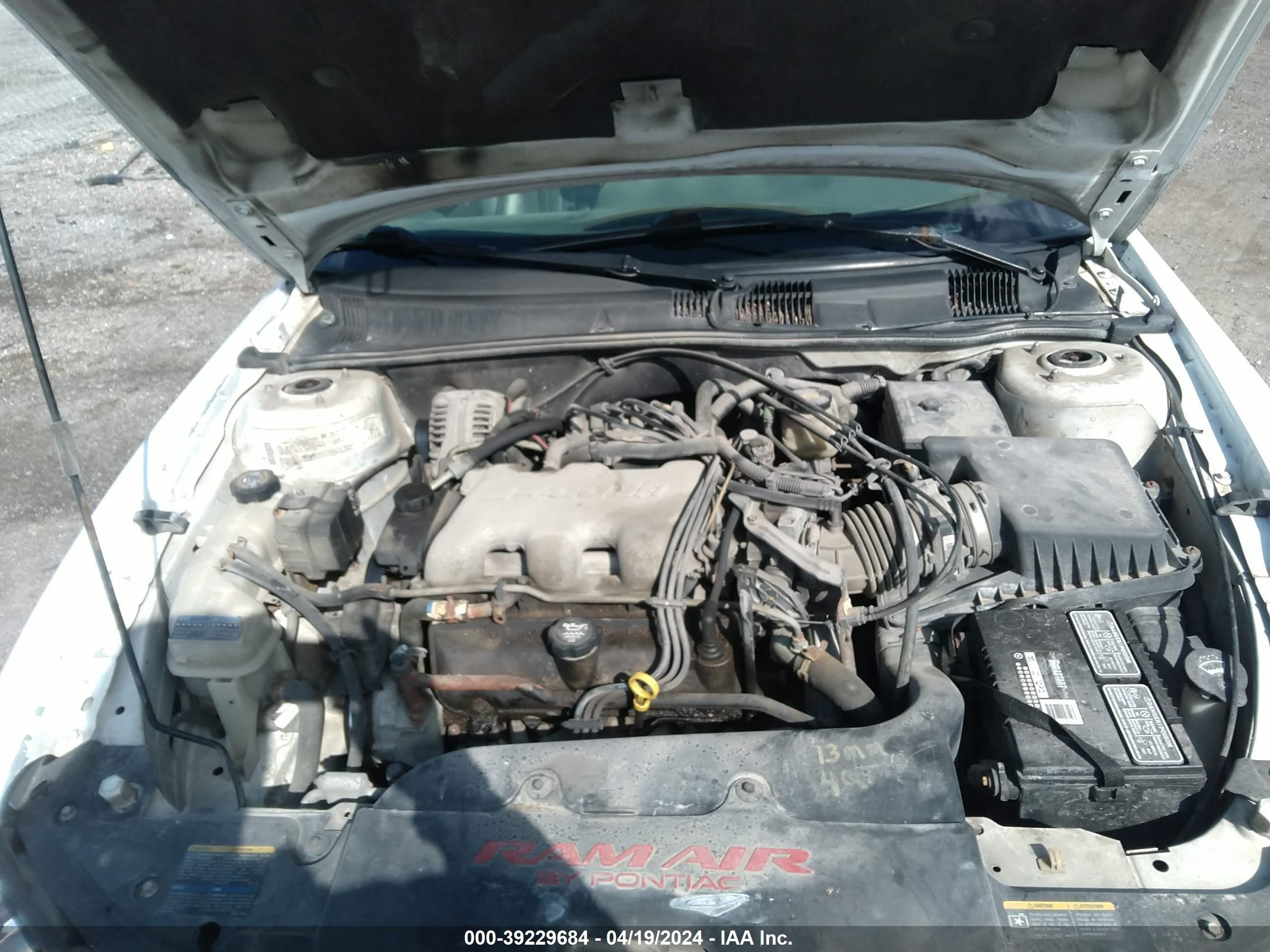 Photo 9 VIN: 1G2NW52E34C149781 - PONTIAC GRAND AM 