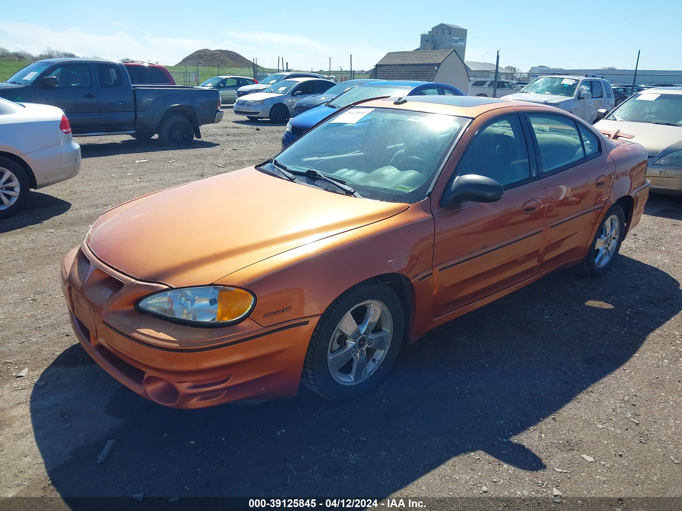 Photo 1 VIN: 1G2NW52E44C164192 - PONTIAC GRAND AM 