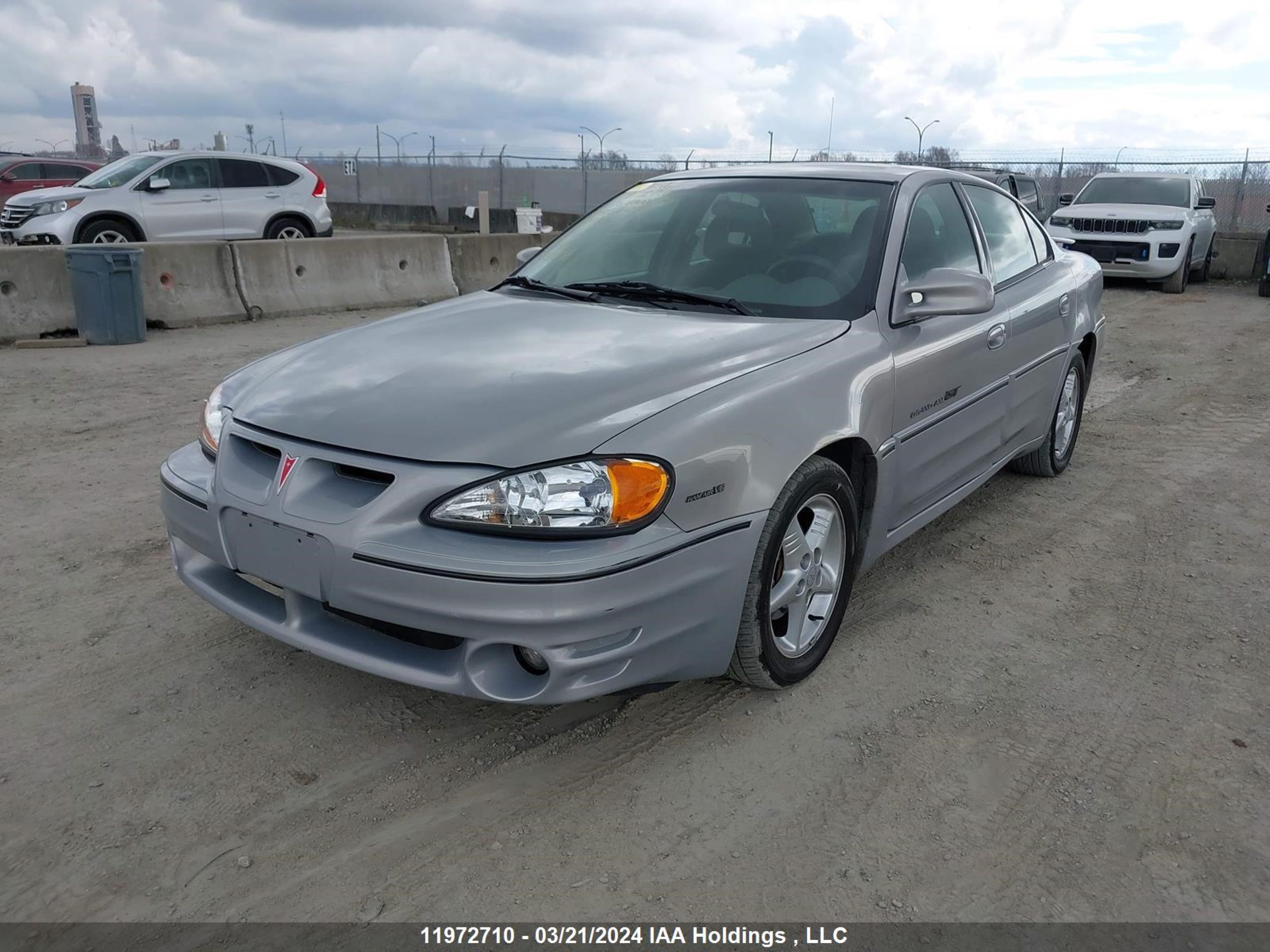 Photo 1 VIN: 1G2NW52E5YC558256 - PONTIAC GRAND AM 