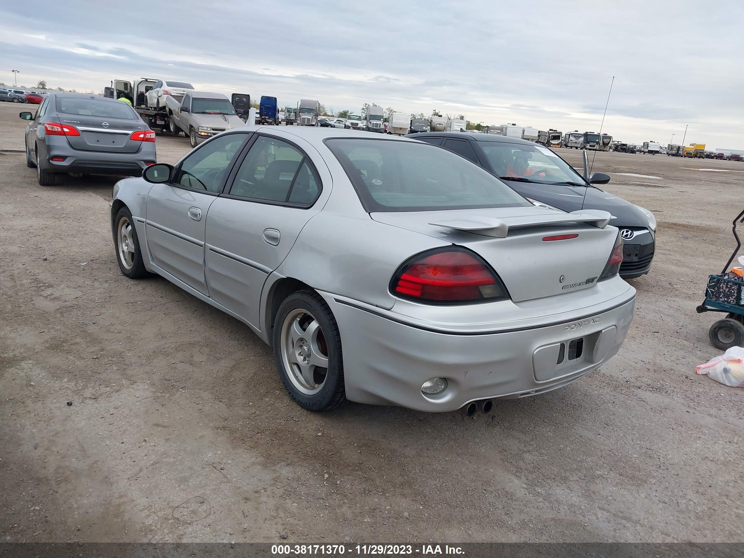 Photo 2 VIN: 1G2NW52E84C111902 - PONTIAC GRAND AM 