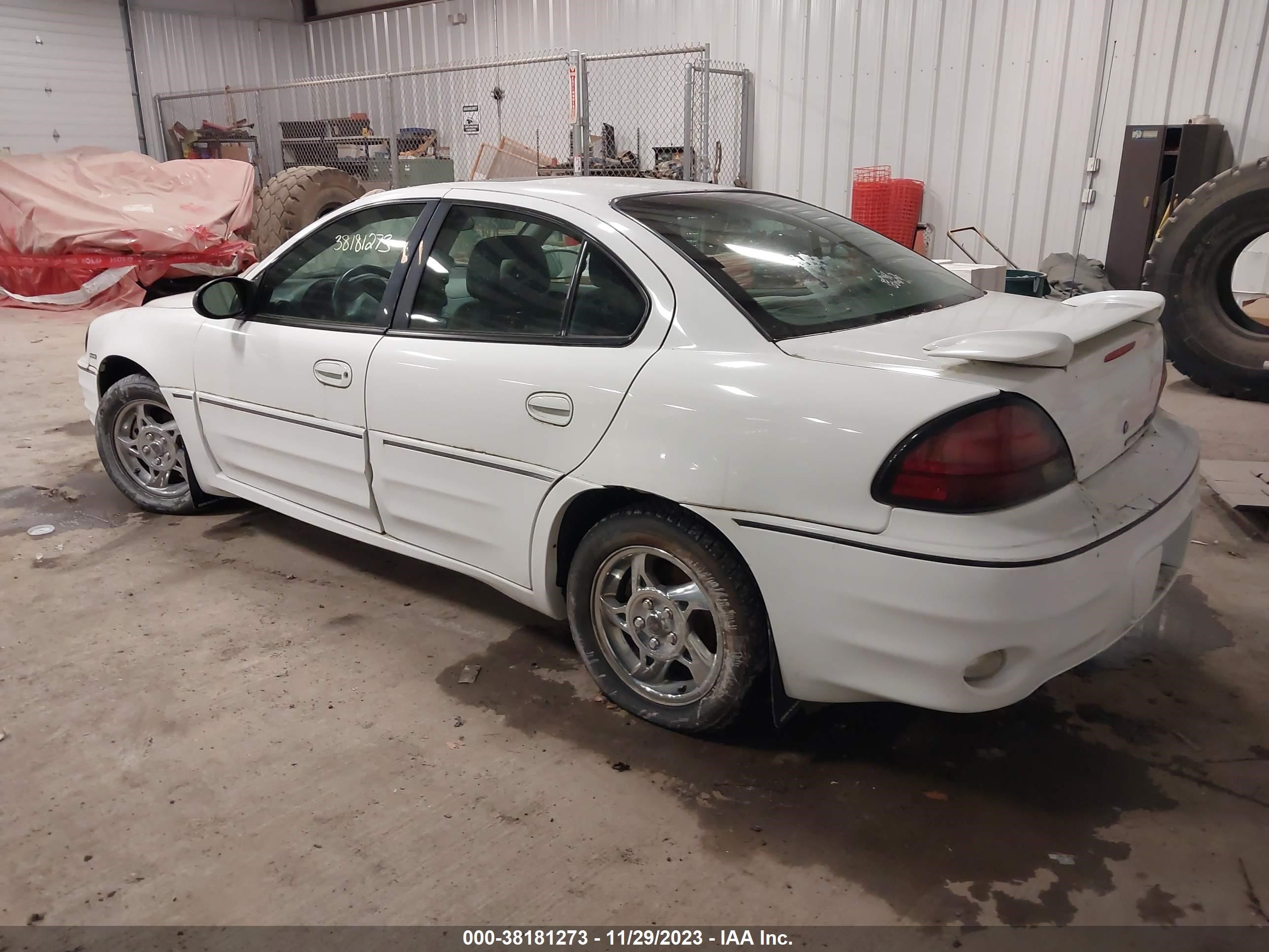 Photo 2 VIN: 1G2NW52E84M687662 - PONTIAC GRAND AM 