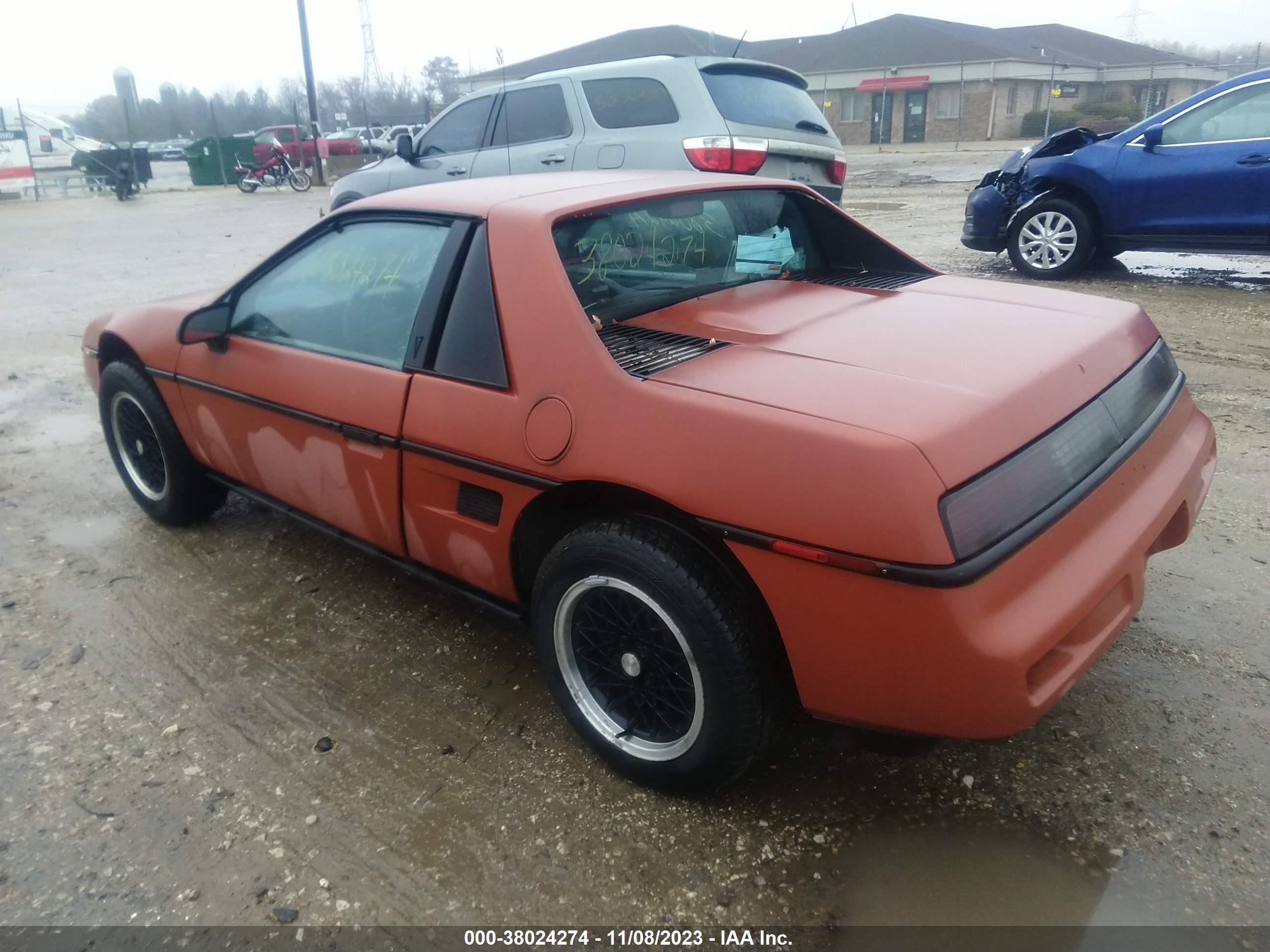 Photo 2 VIN: 1G2PE119XJP204157 - PONTIAC FIERO 