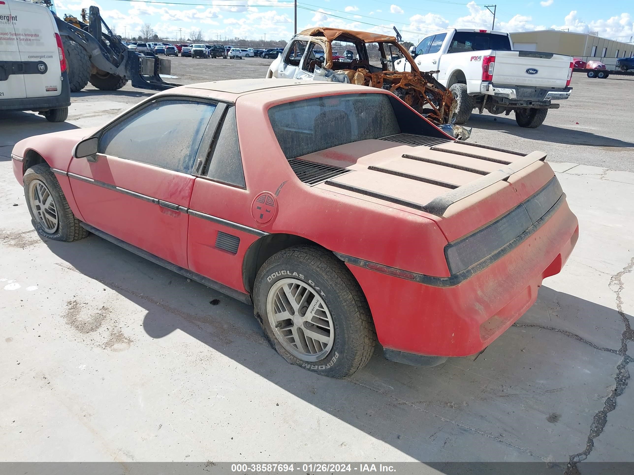 Photo 2 VIN: 1G2PE11R5JP211002 - PONTIAC FIERO 